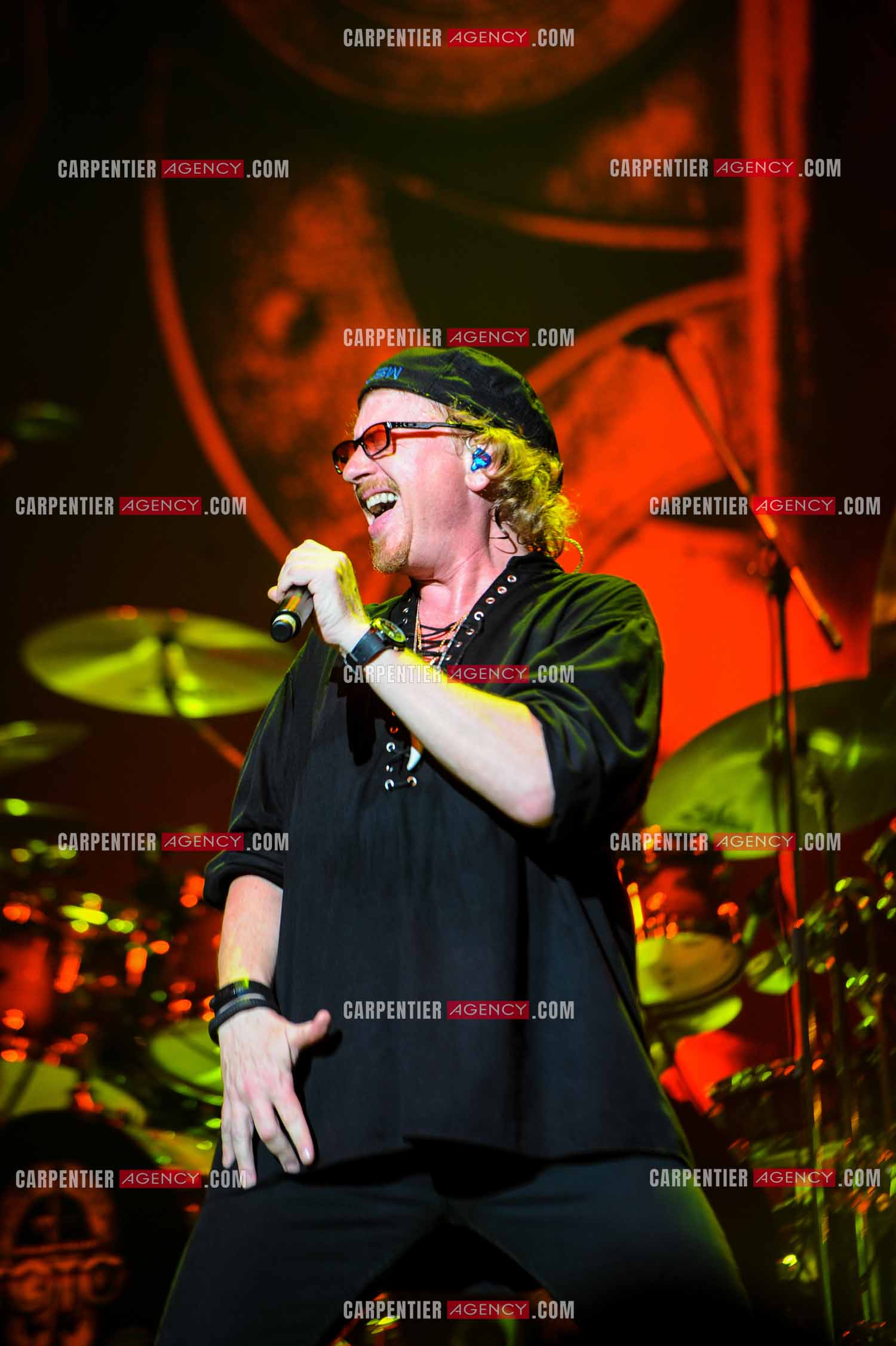Le groupe Toto en concert au Zénith de Paris. Le chanteur du groupe, Joe Williams. ( Exclusif )