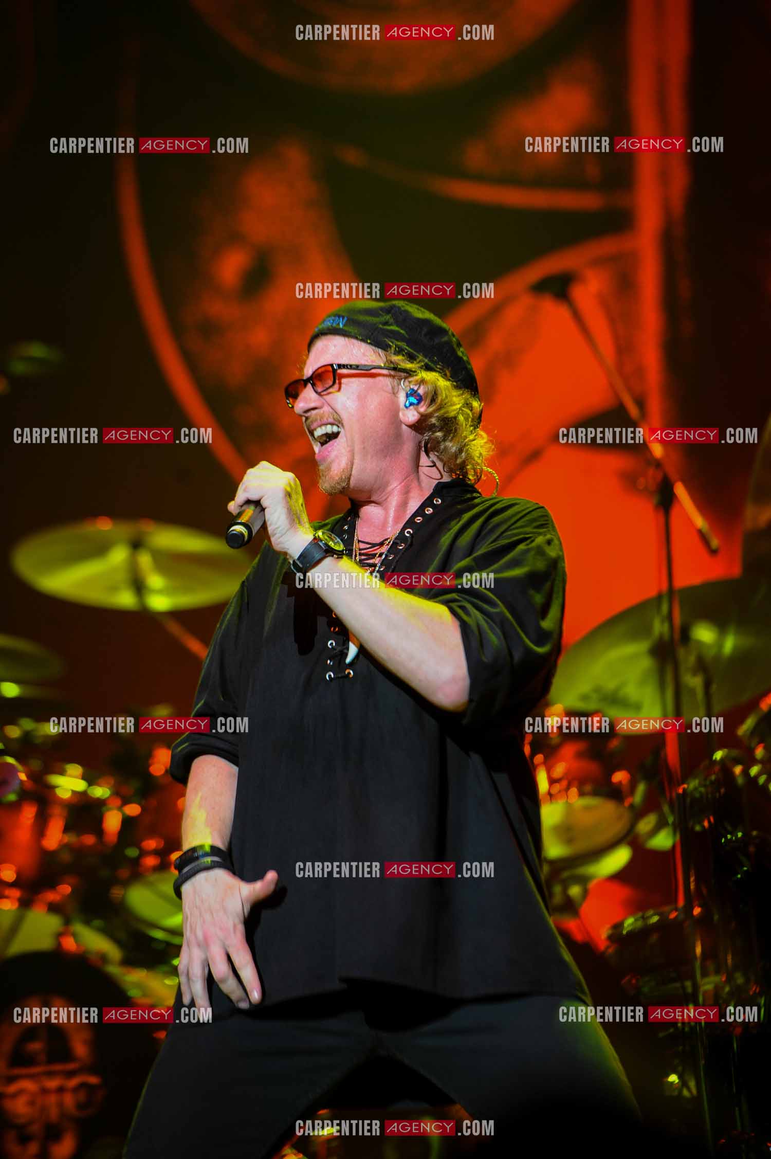 Le groupe Toto en concert au Zénith de Paris. Le chanteur du groupe, Joe Williams. ( Exclusif )
