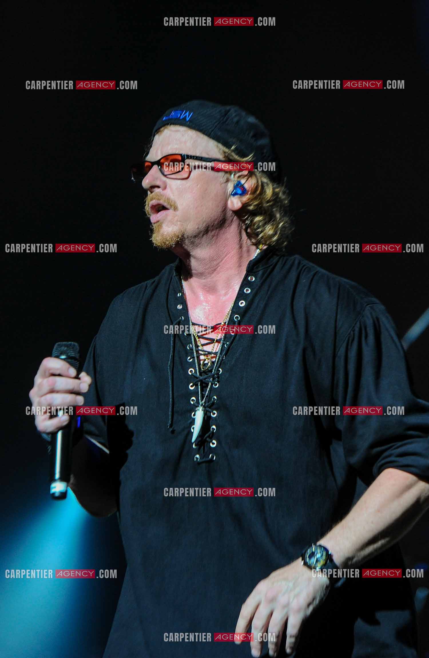 Le groupe Toto en concert au Zénith de Paris. Le chanteur du groupe, Joe Williams. ( Exclusif )