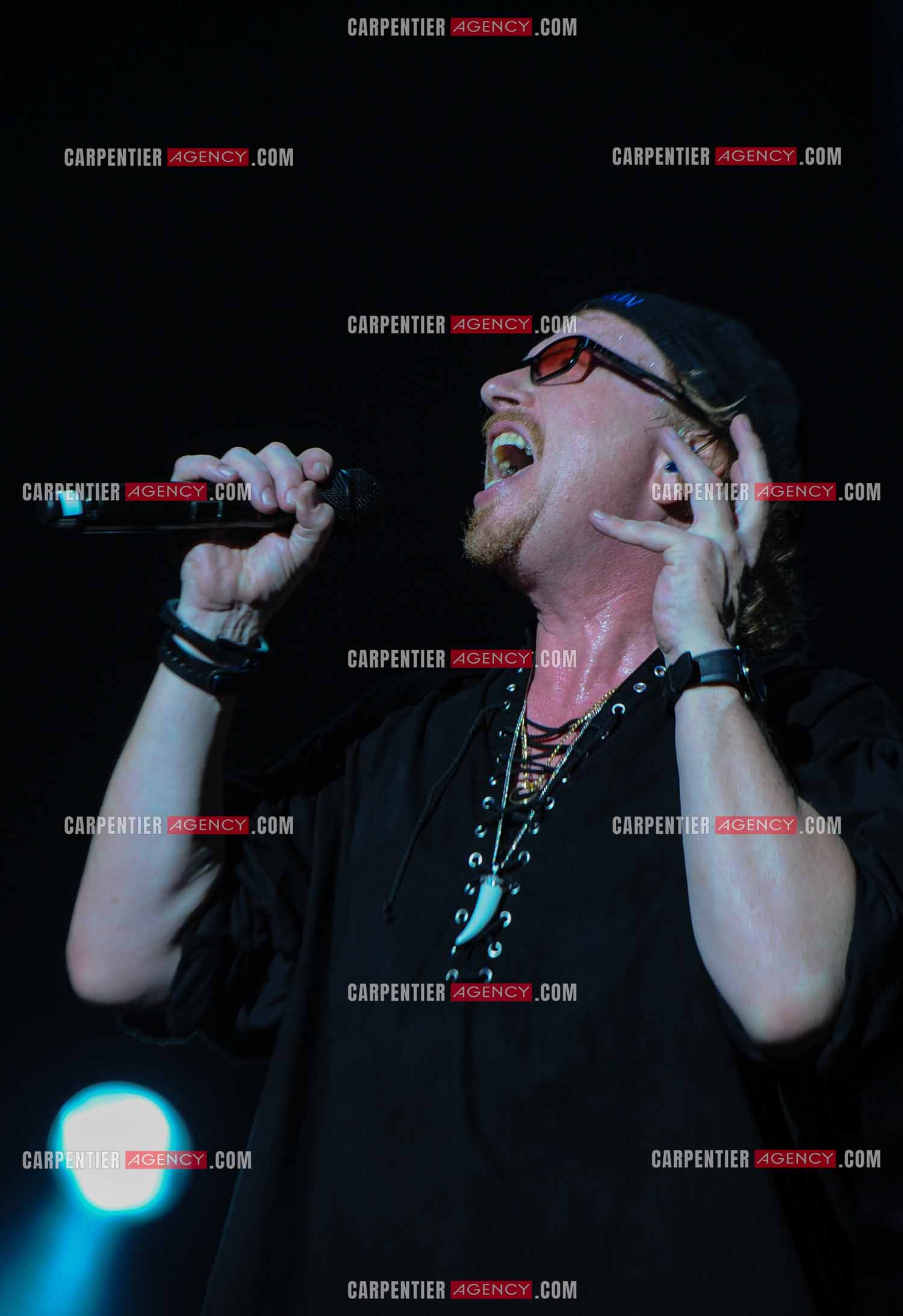 Le groupe Toto en concert au Zénith de Paris. Le chanteur du groupe, Joe Williams. ( Exclusif )