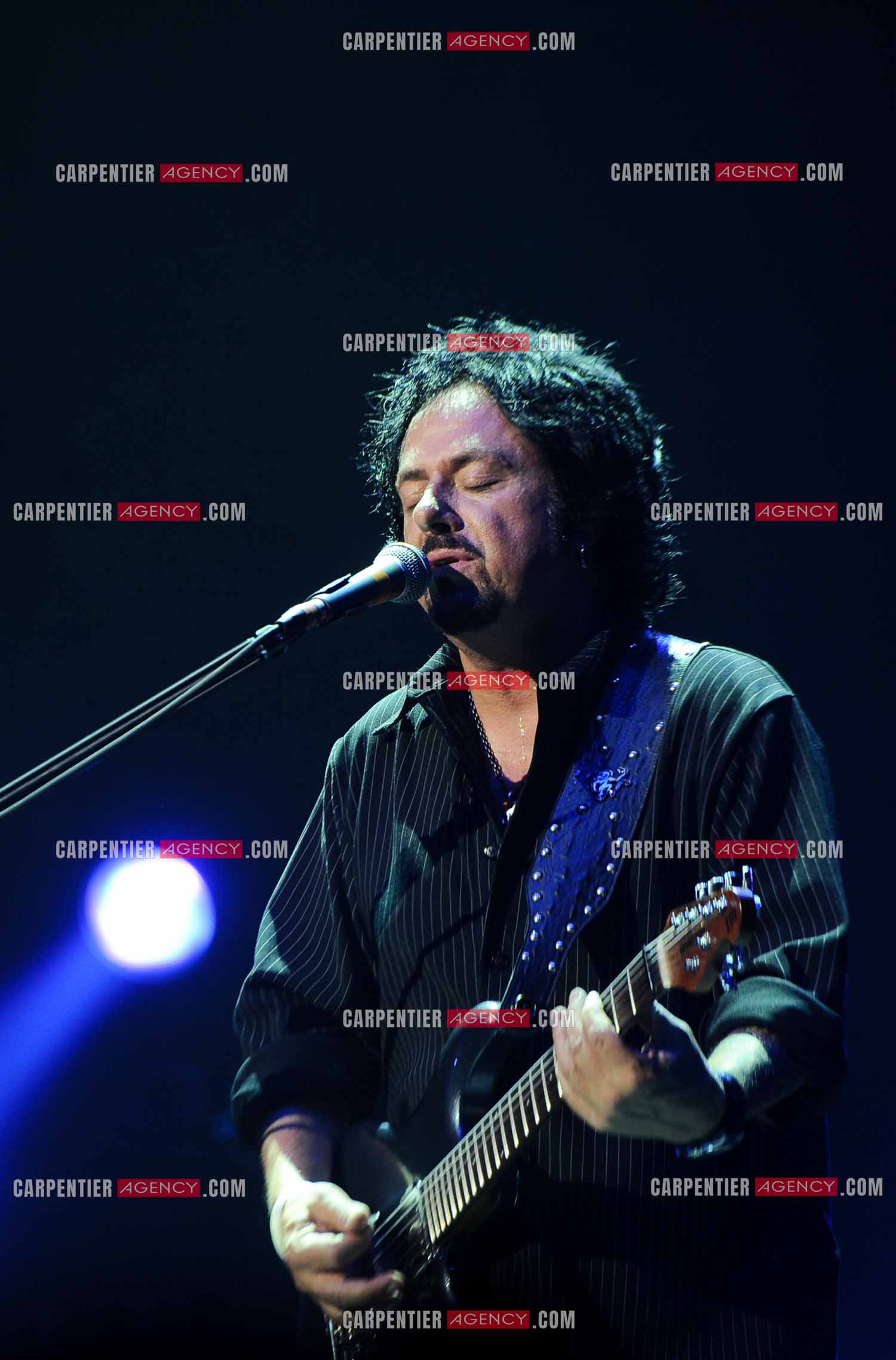 Le groupe Toto en concert au Zénith de Paris. Le guitariste du groupe, Steve Lukather.  ( Exclusif )