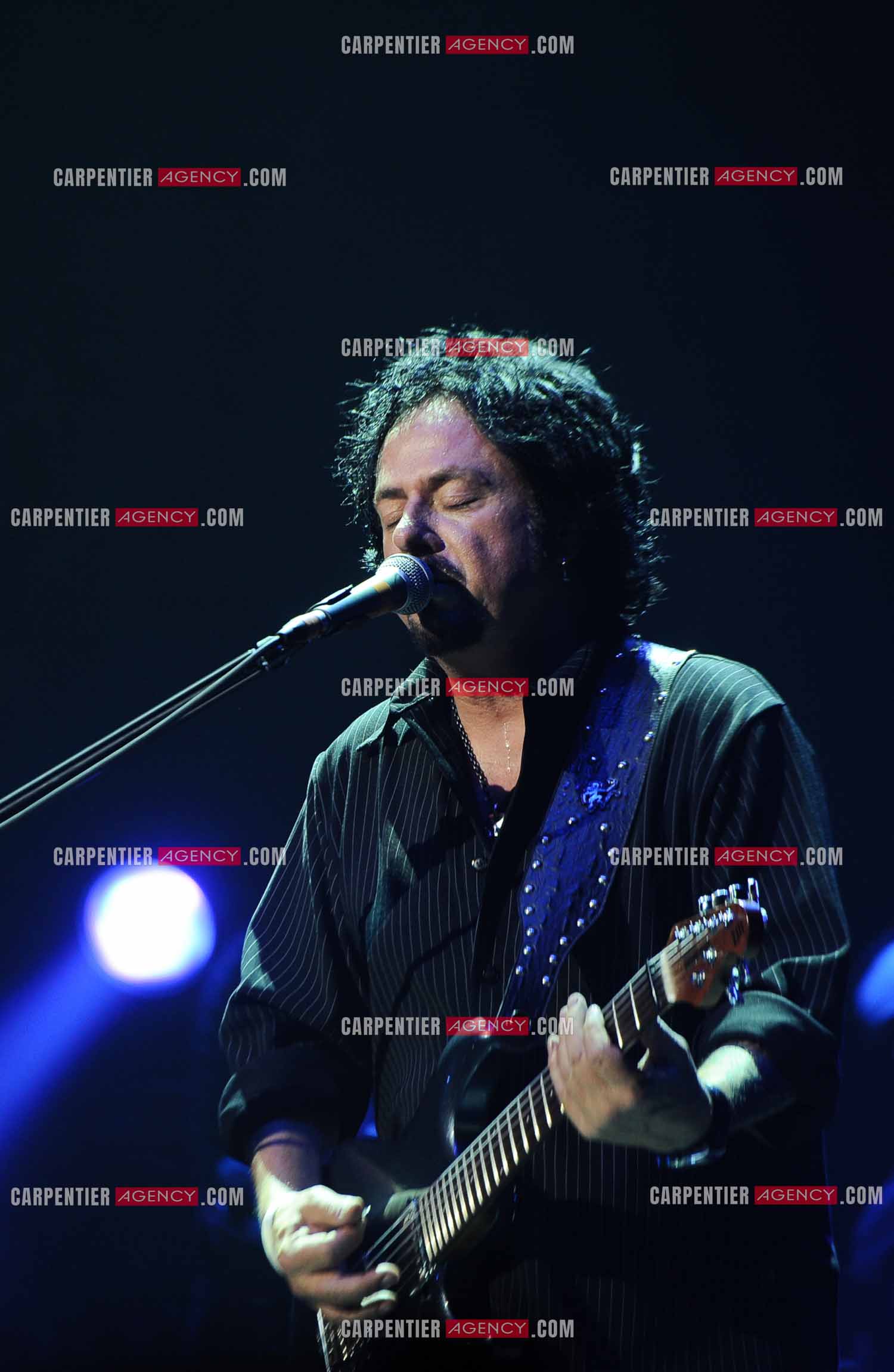 Le groupe Toto en concert au Zénith de Paris. Le guitariste du groupe, Steve Lukather.  ( Exclusif )