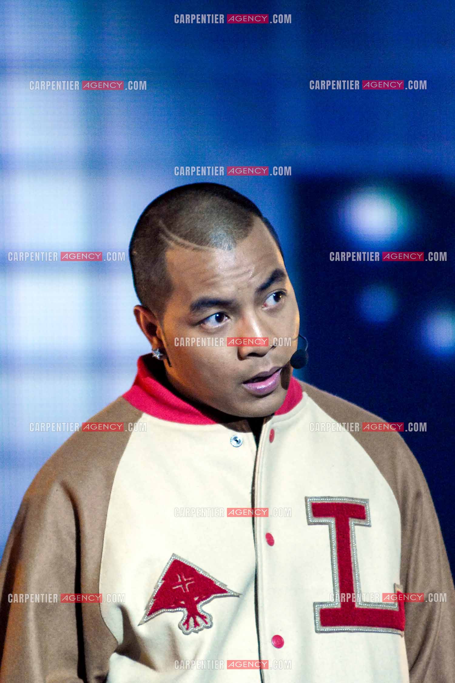 Le chanteur Willy Denzey invité de l'émission Hit Machine.    ( Exclusif )