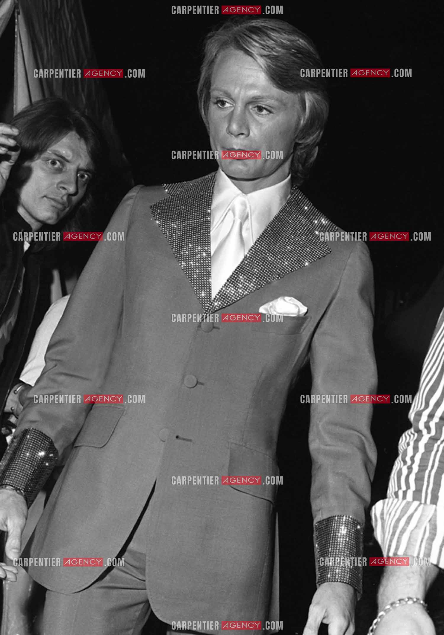 Le chanteur Claude François en concert.