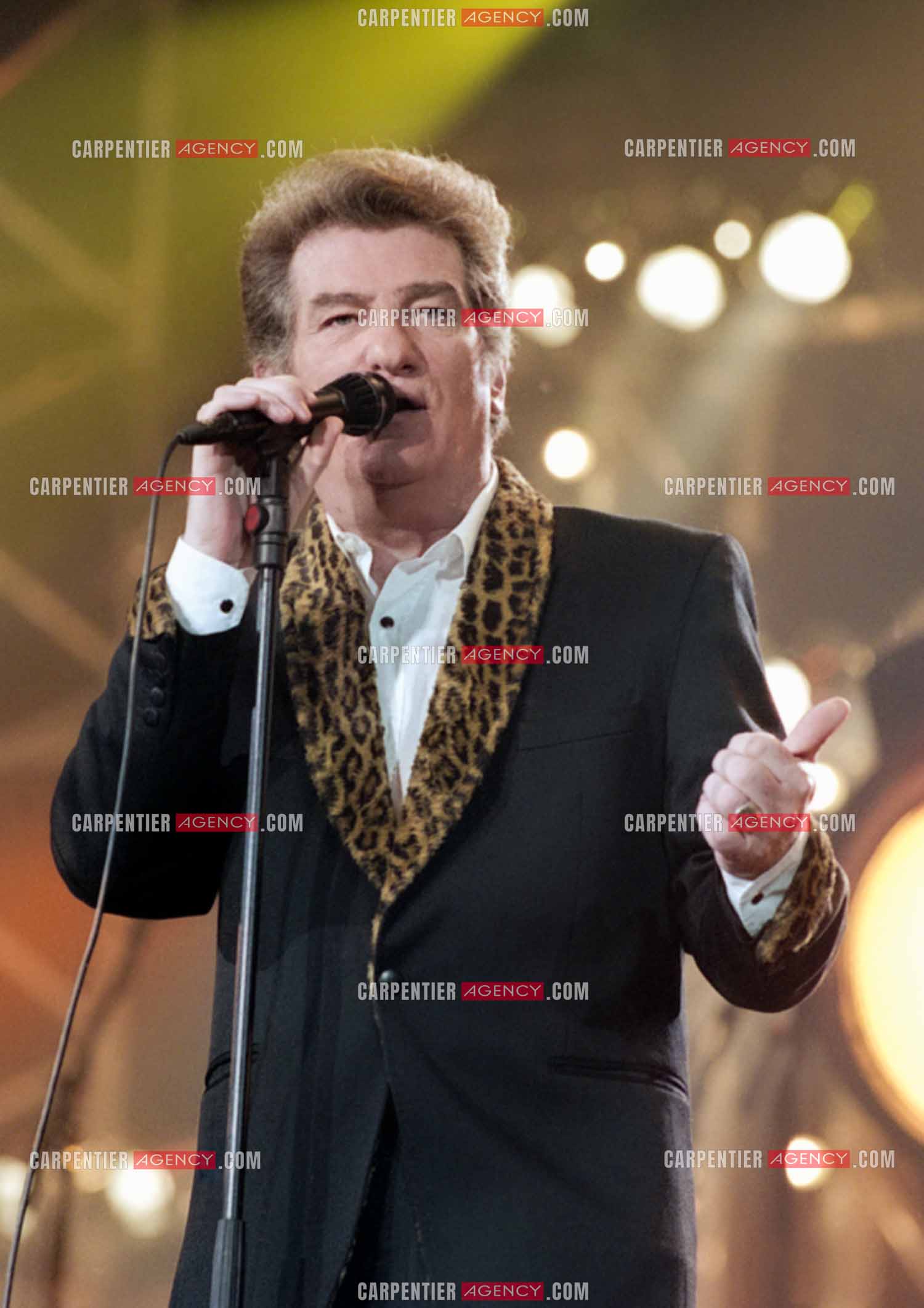 Le chanteur Eddy Mitchell en concert à l'Olympia le 29 mars 1994.