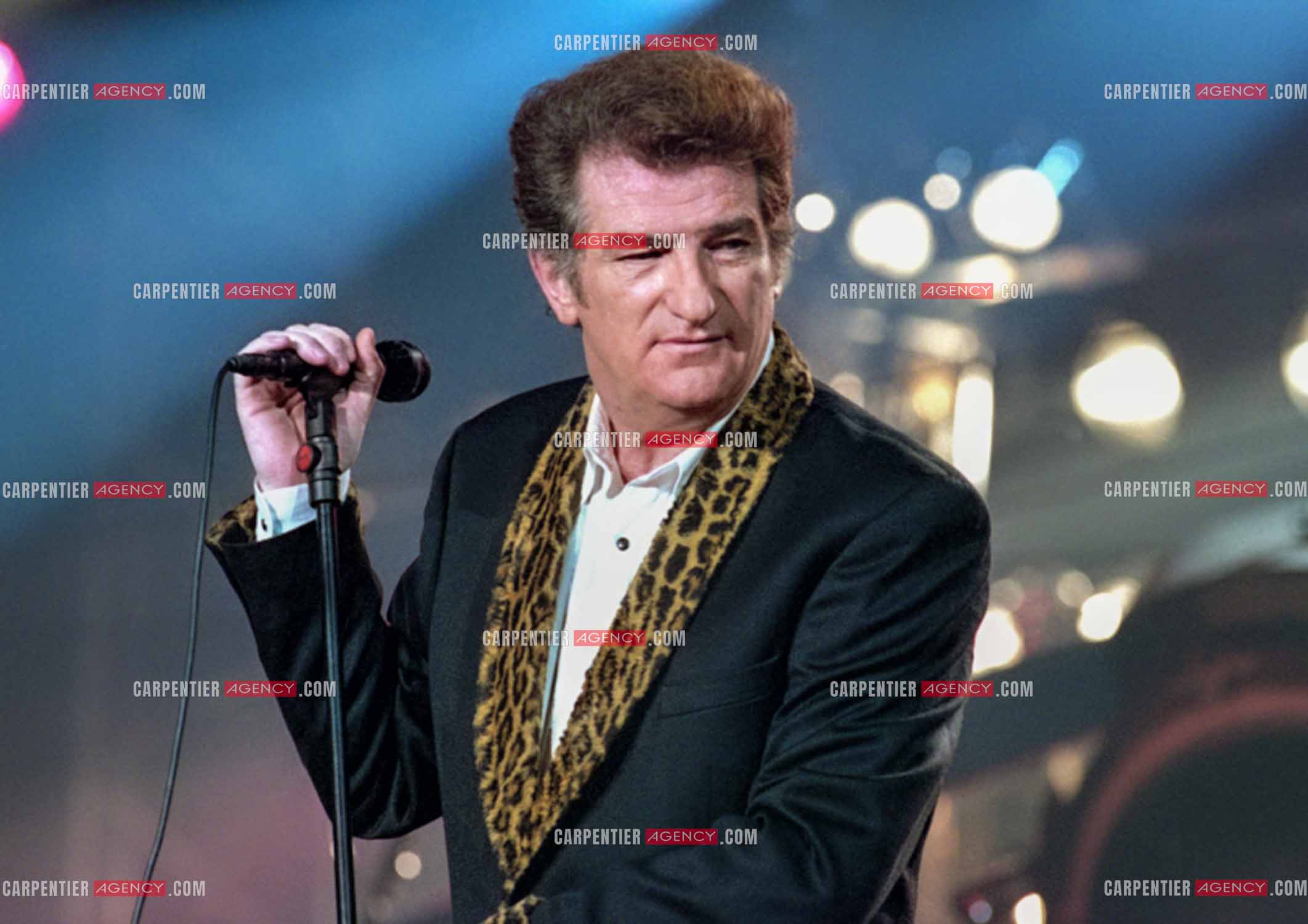Le chanteur Eddy Mitchell en concert à l'Olympia le 29 mars 1994.