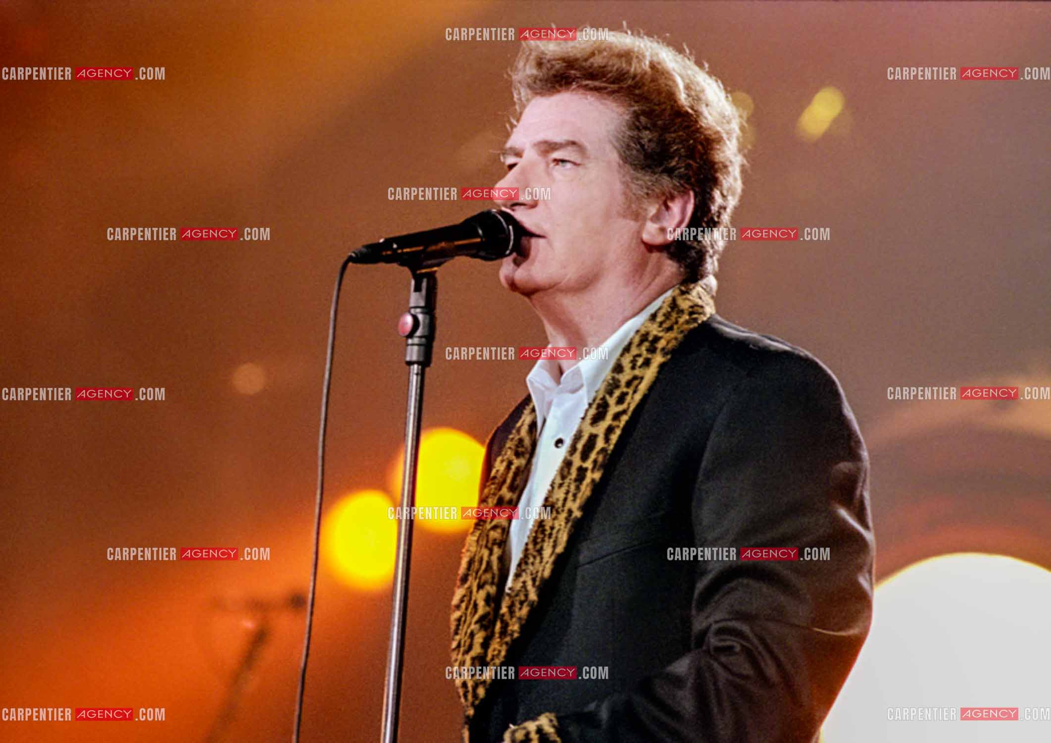 Le chanteur Eddy Mitchell en concert à l'Olympia le 29 mars 1994.