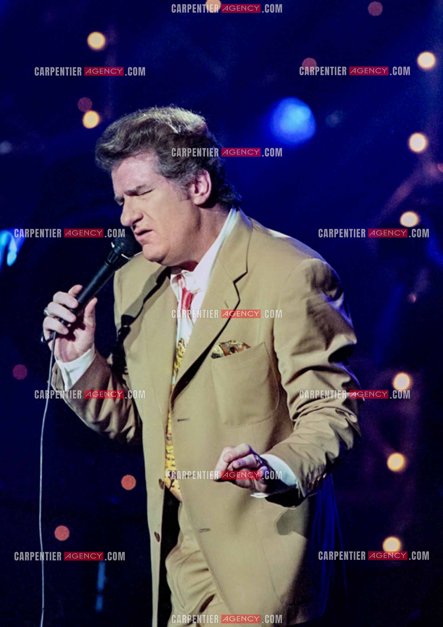 Le chanteur Eddy Mitchell en concert à l'Olympia le 29 mars 1994.