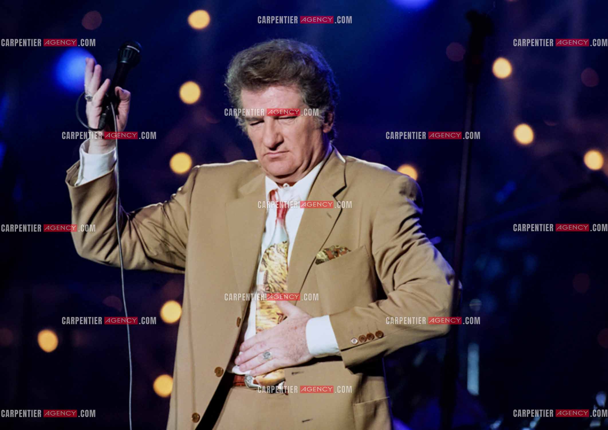 Le chanteur Eddy Mitchell en concert à l'Olympia le 29 mars 1994.