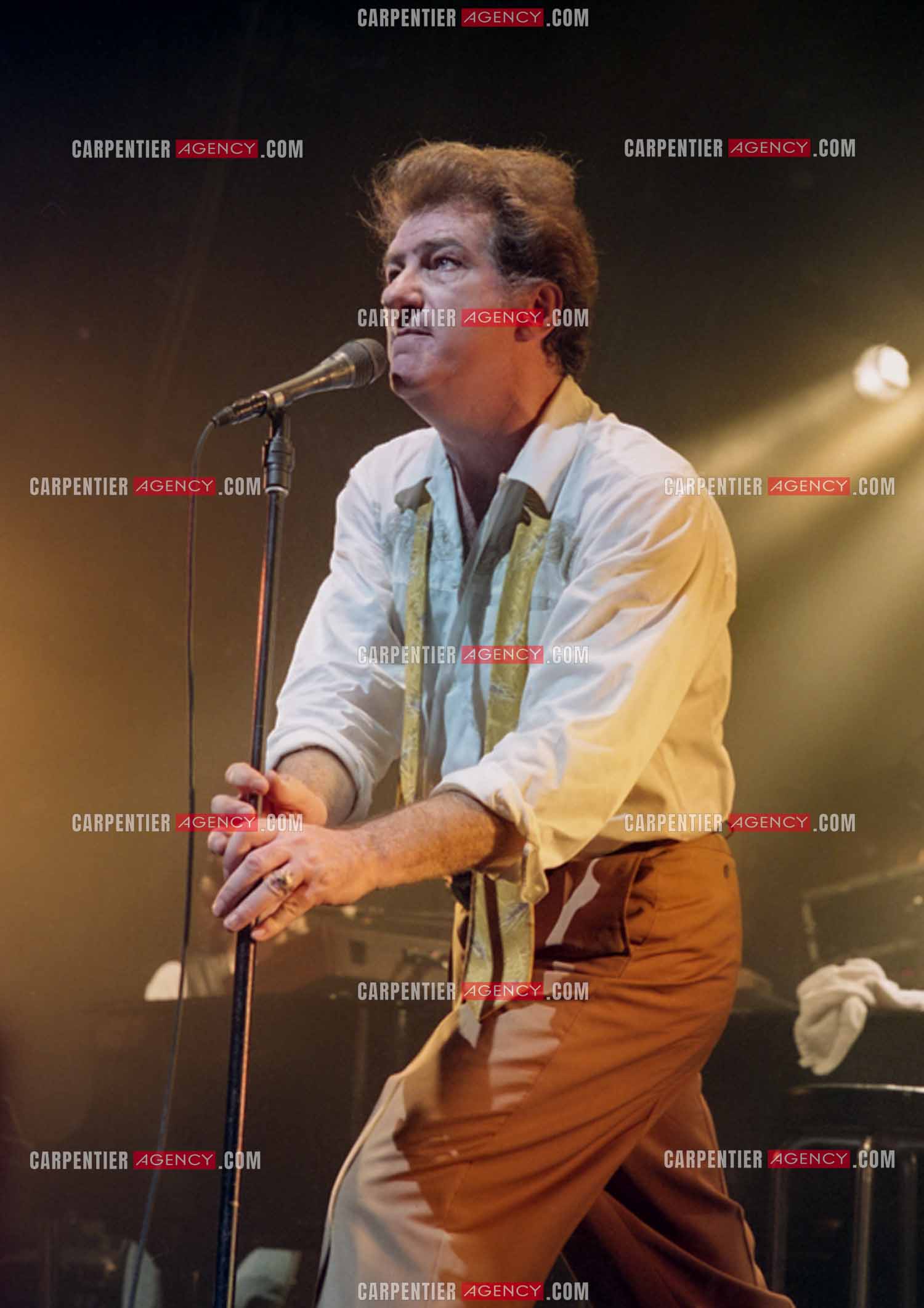 Le chanteur Eddy Mitchell en concert à l'Olympia le 29 mars 1994.