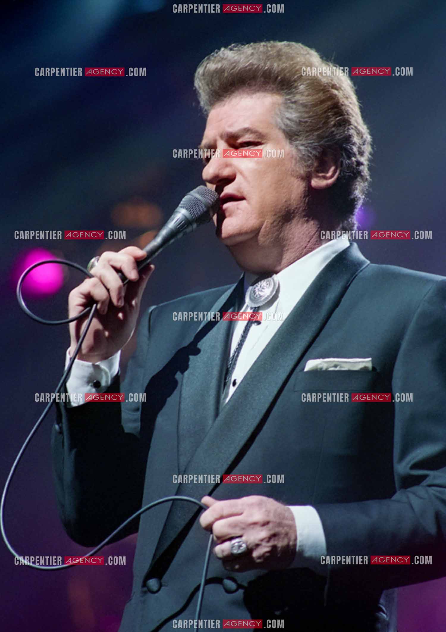 Le chanteur Eddy Mitchell en concert à l'Olympia le 29 mars 1994.