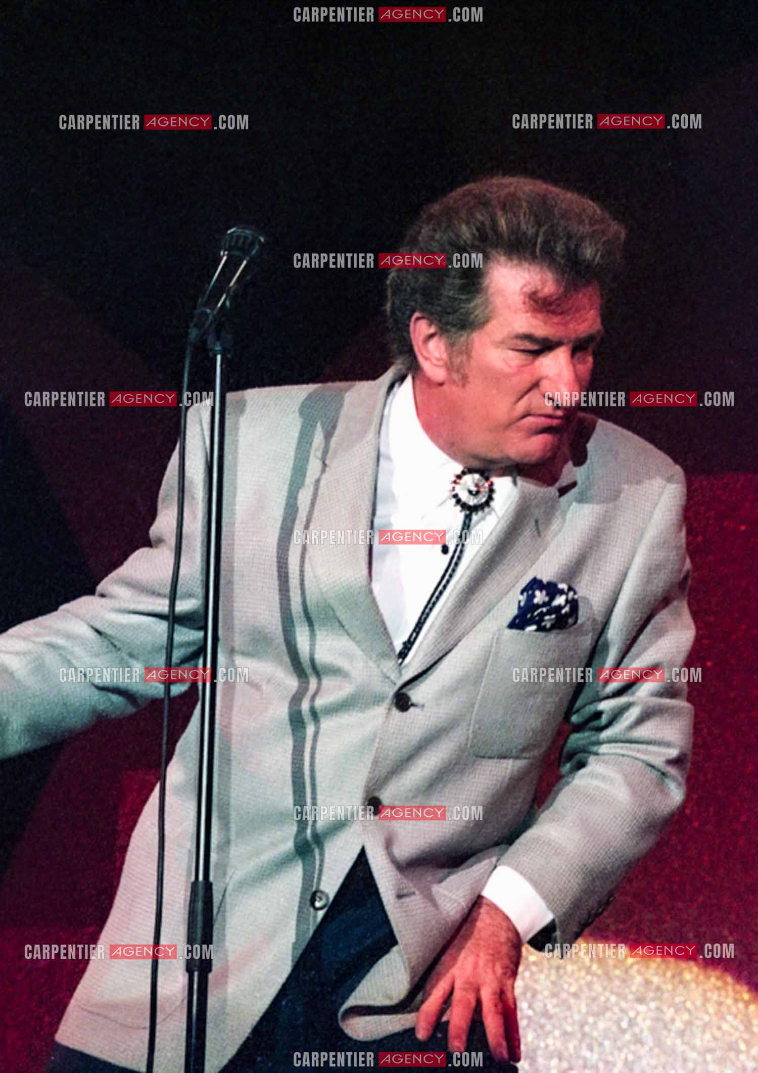 Le chanteur Eddy Mitchell en concert au Zénith de Paris du 08 au 12 février 1994.