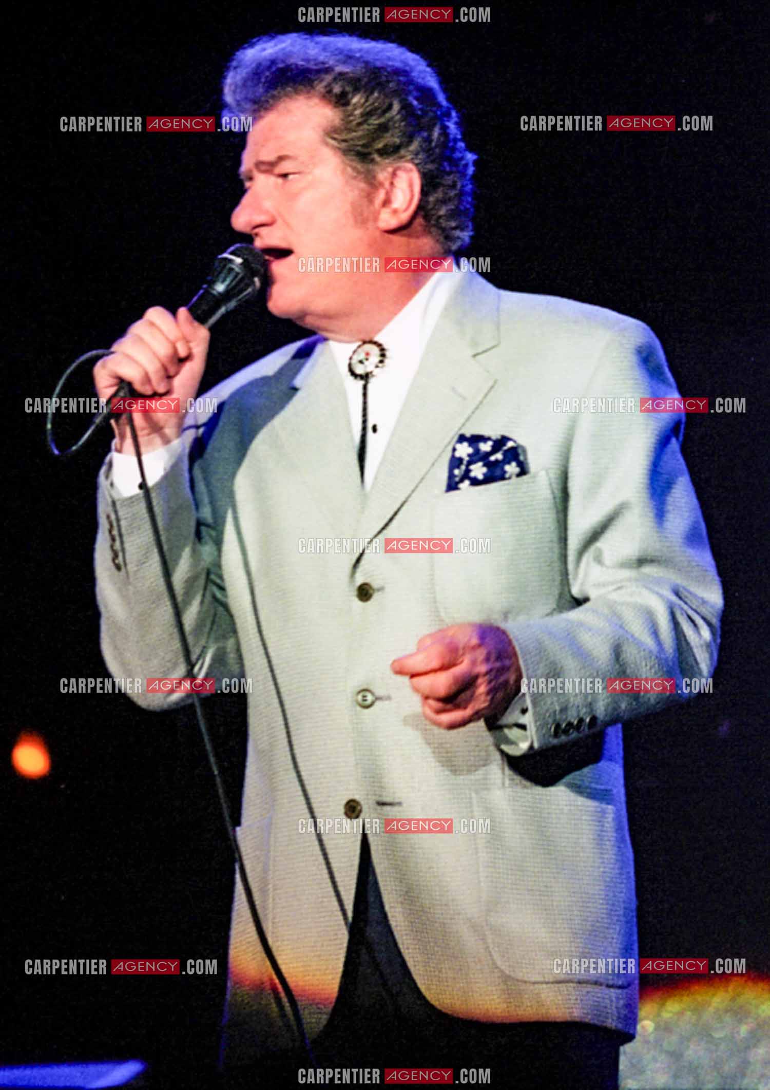 Le chanteur Eddy Mitchell en concert au Zénith de Paris du 08 au 12 février 1994.