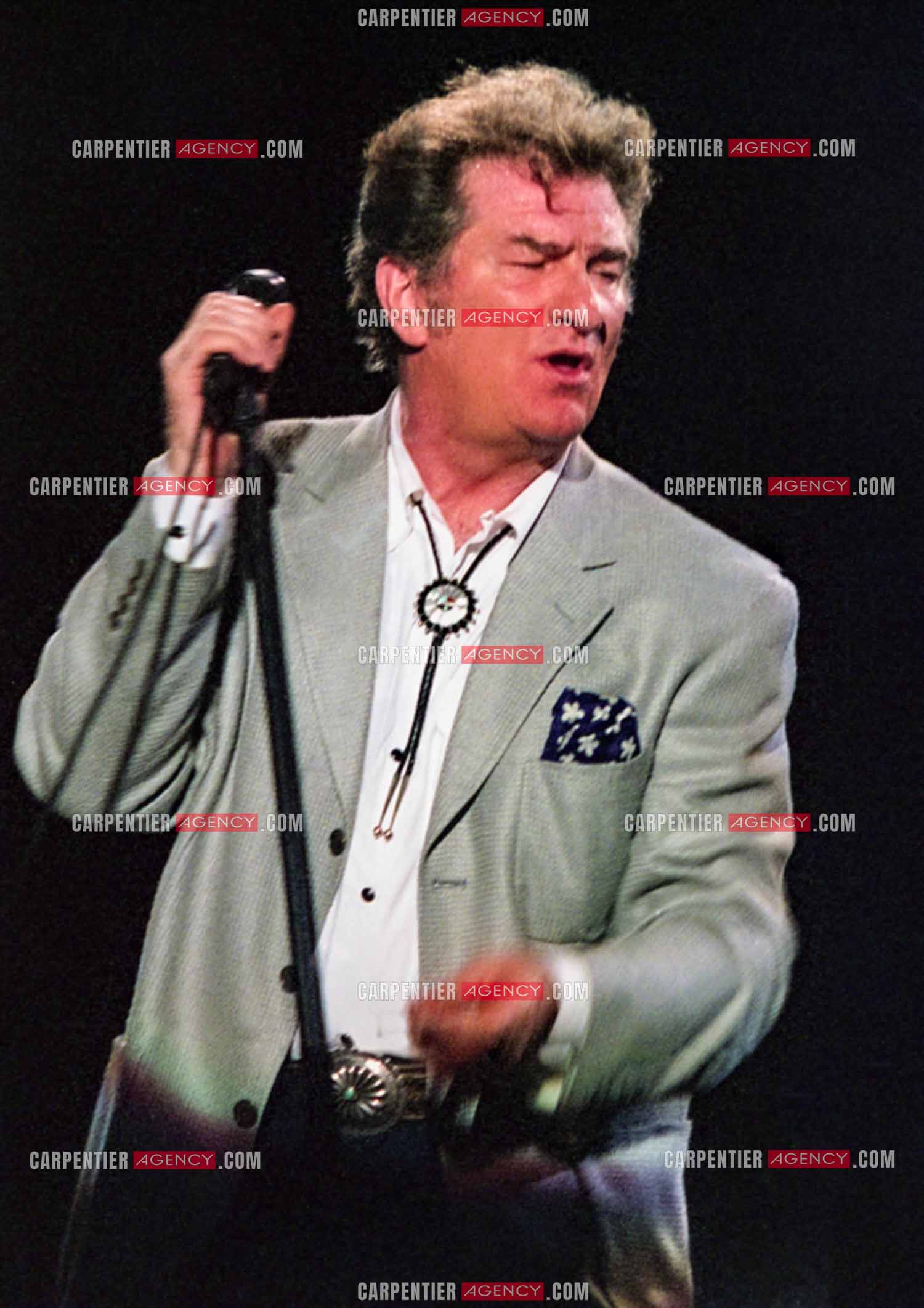 Le chanteur Eddy Mitchell en concert au Zénith de Paris du 08 au 12 février 1994.
