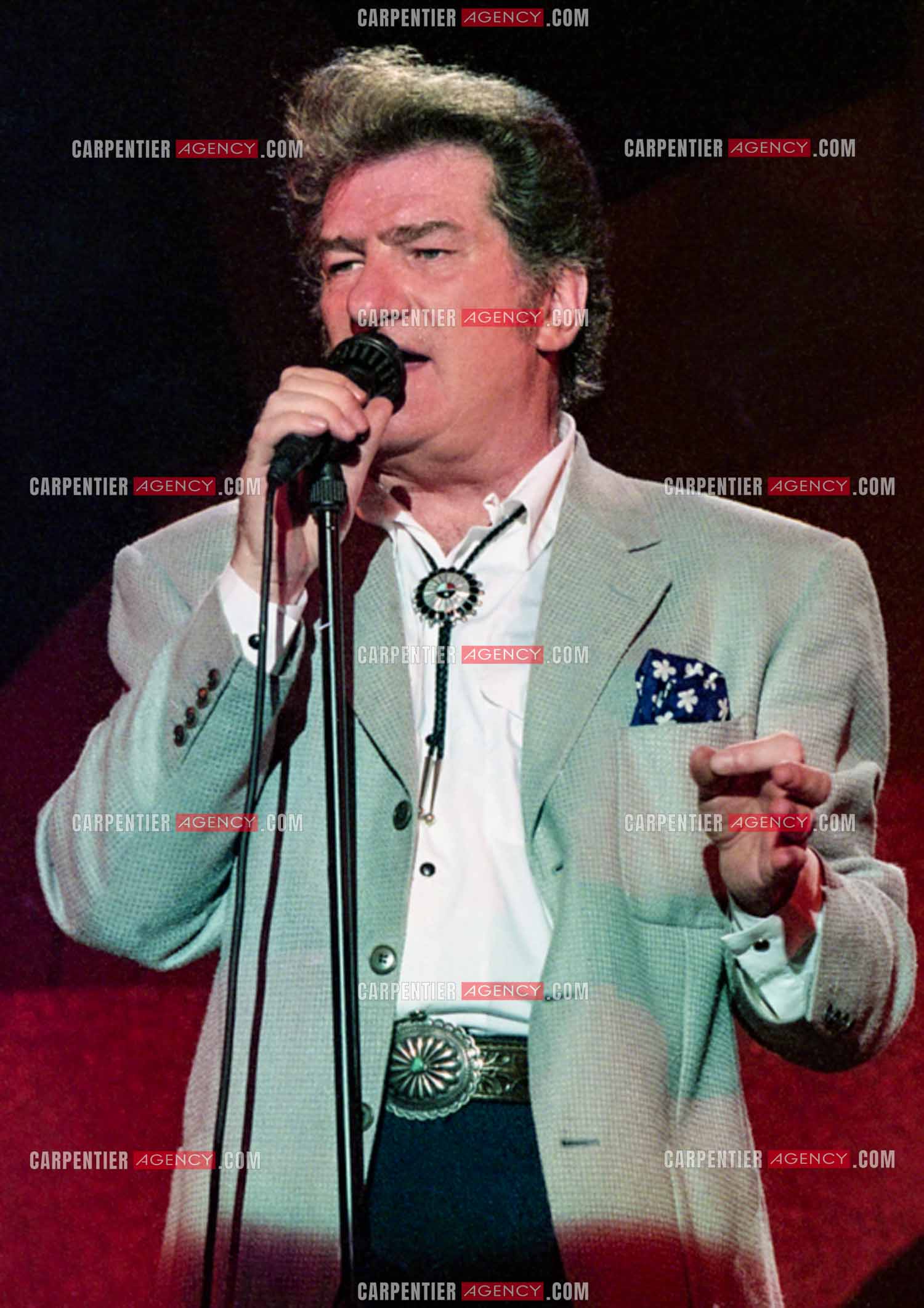 Le chanteur Eddy Mitchell en concert au Zénith de Paris du 08 au 12 février 1994.