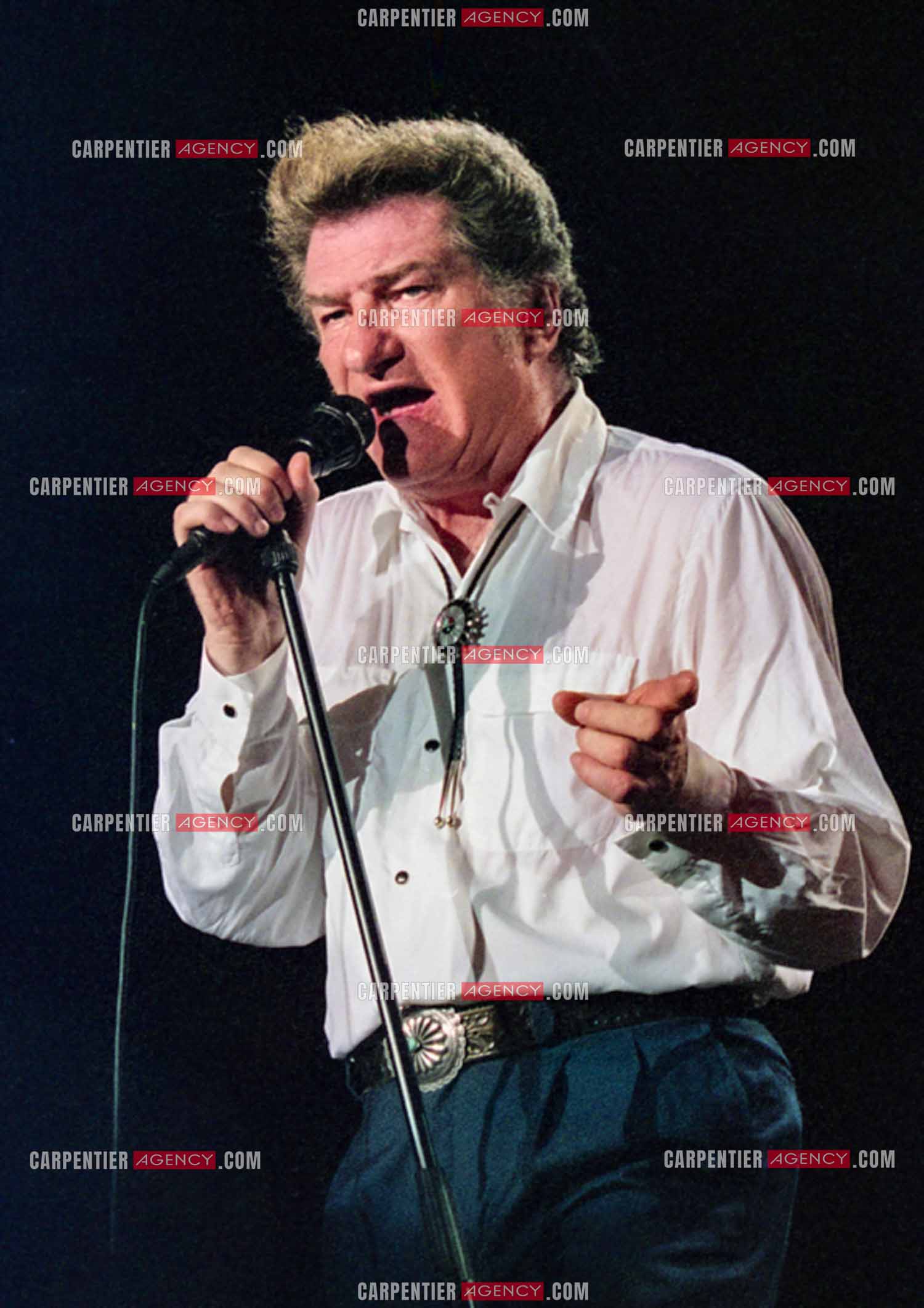 Le chanteur Eddy Mitchell en concert au Zénith de Paris du 08 au 12 février 1994.