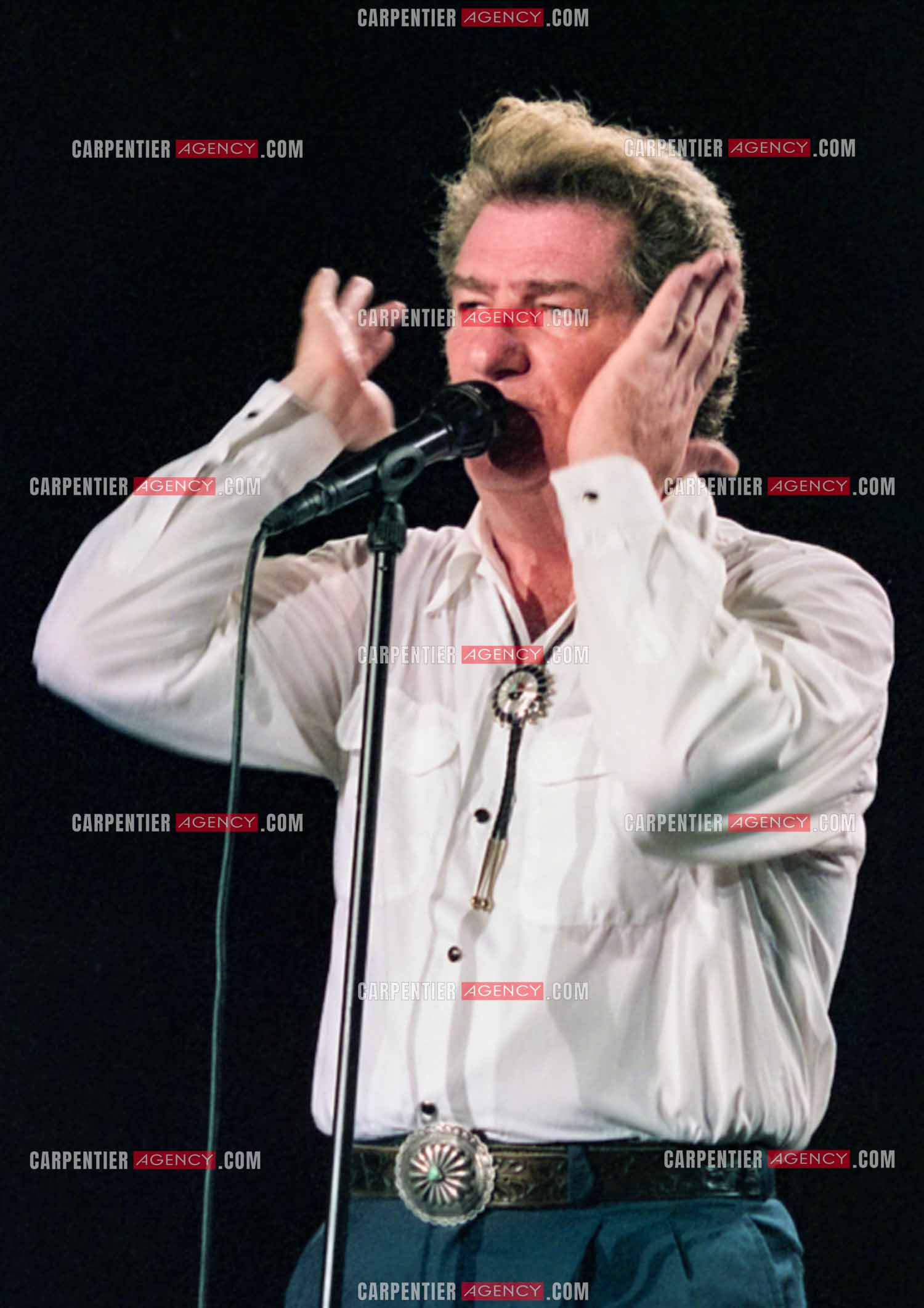 Le chanteur Eddy Mitchell en concert au Zénith de Paris du 08 au 12 février 1994.
