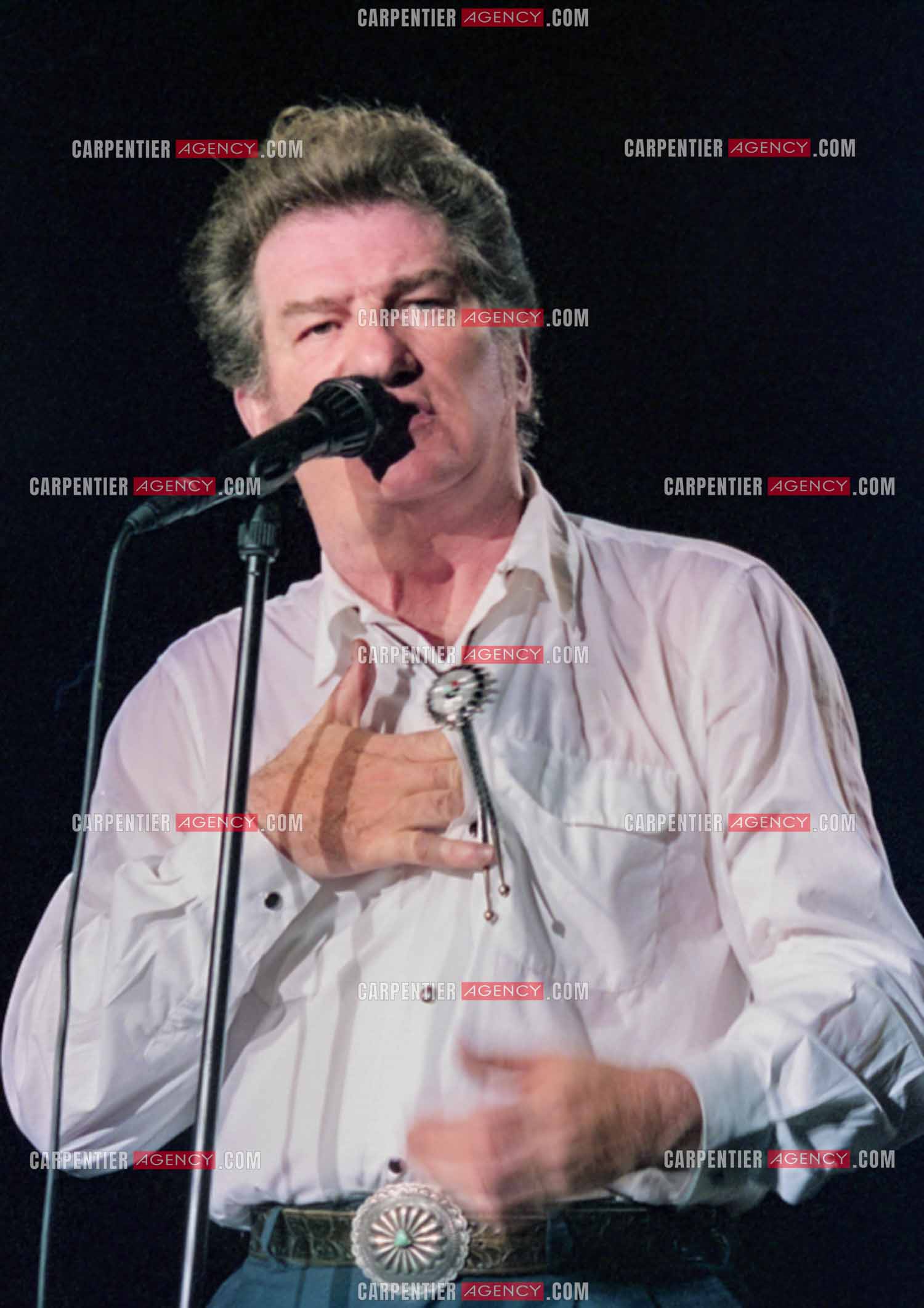 Le chanteur Eddy Mitchell en concert au Zénith de Paris du 08 au 12 février 1994.