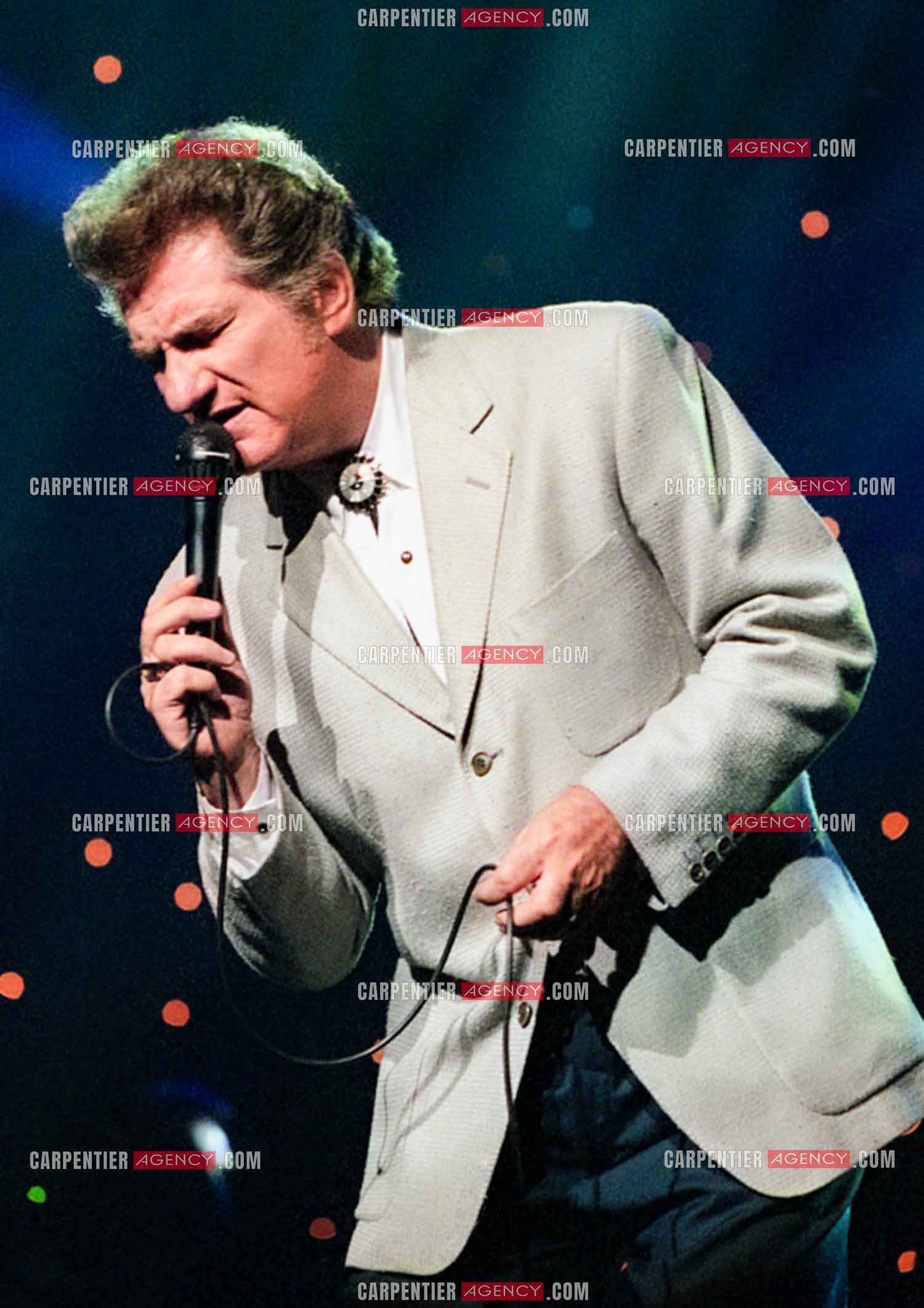 Le chanteur Eddy Mitchell en concert au Zénith de Paris du 08 au 12 février 1994.