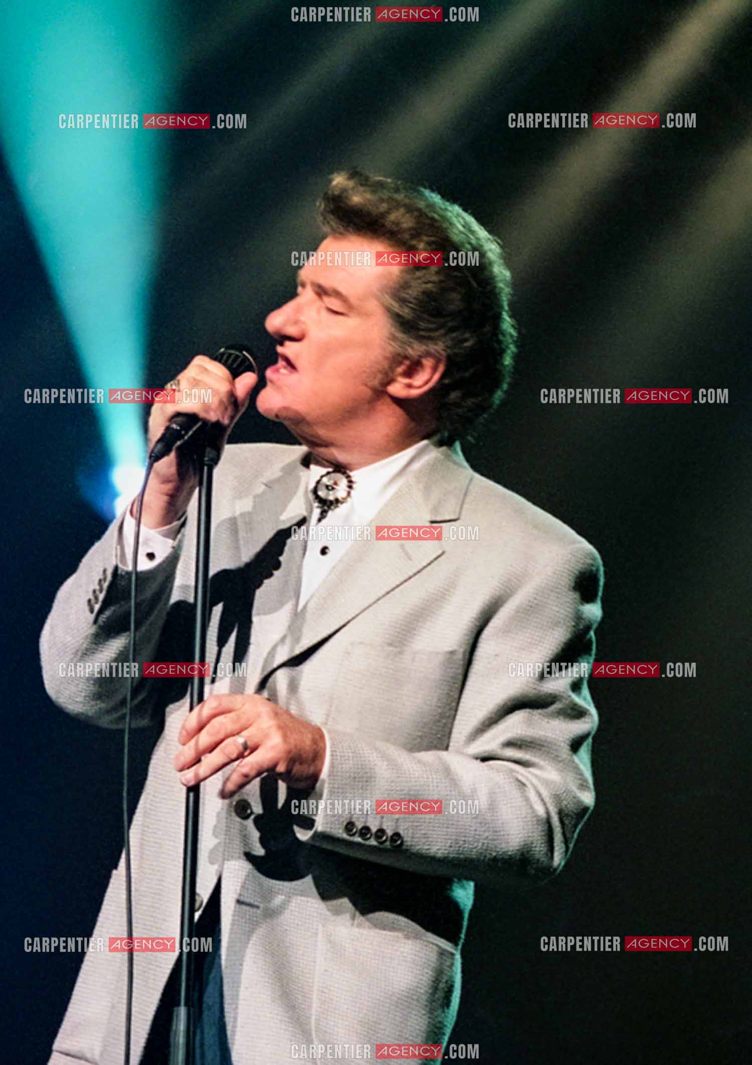 Le chanteur Eddy Mitchell en concert au Zénith de Paris du 08 au 12 février 1994.