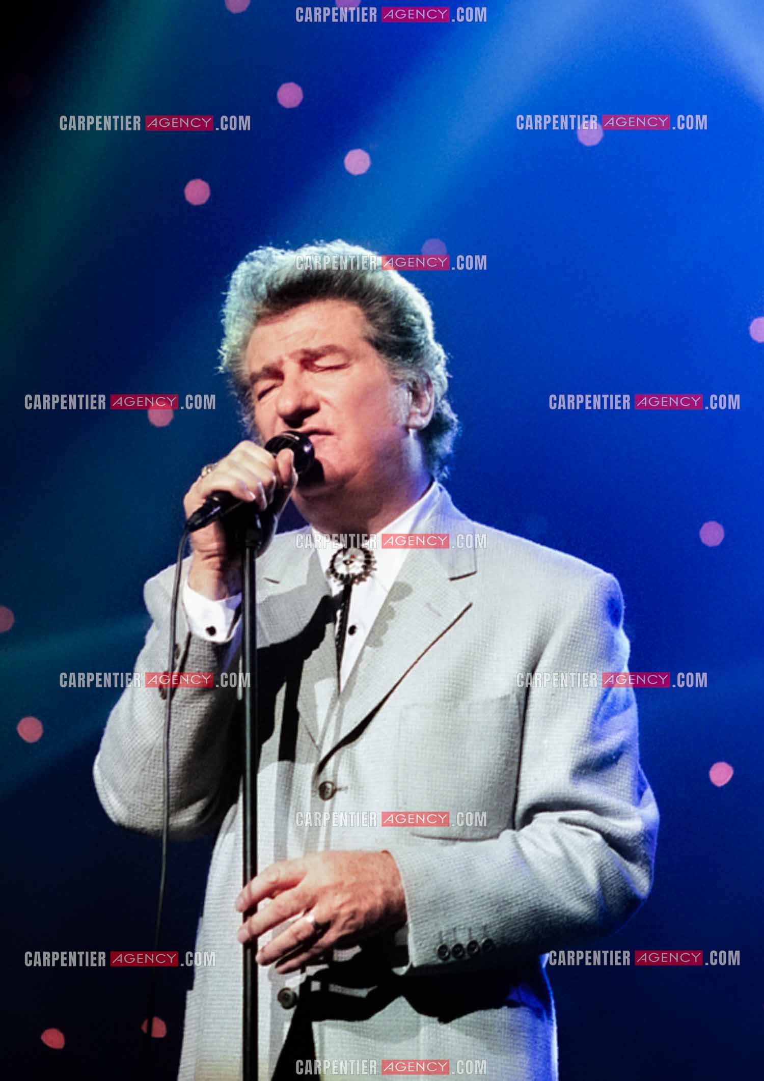 Le chanteur Eddy Mitchell en concert au Zénith de Paris du 08 au 12 février 1994.