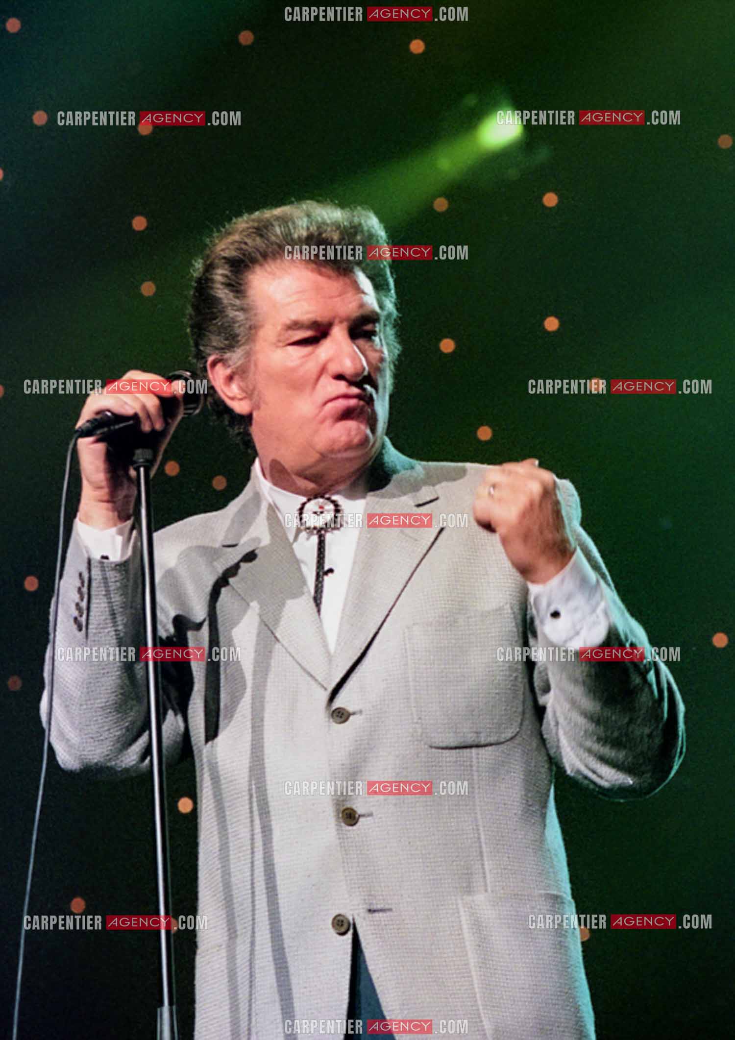 Le chanteur Eddy Mitchell en concert au Zénith de Paris du 08 au 12 février 1994.