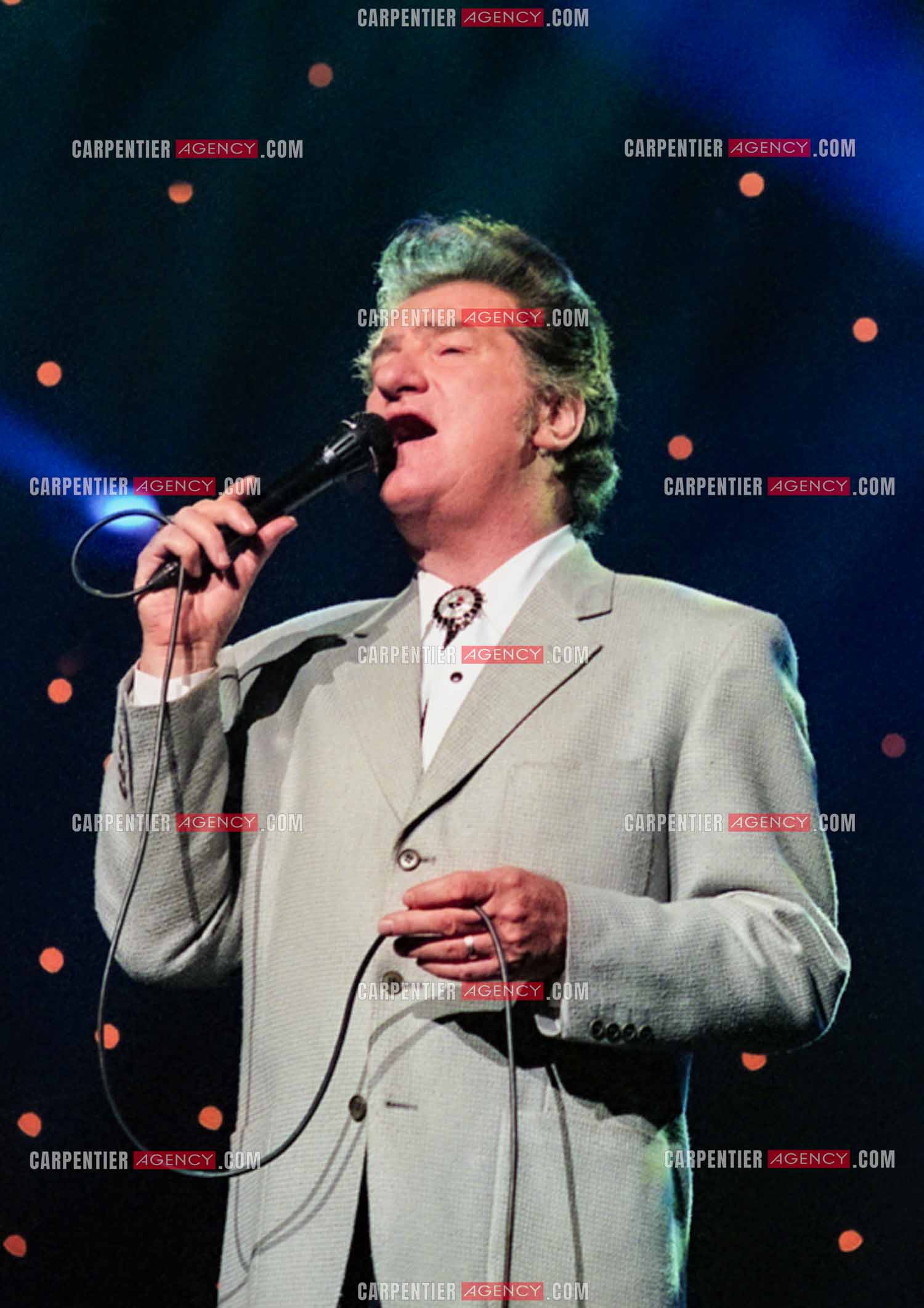 Le chanteur Eddy Mitchell en concert au Zénith de Paris du 08 au 12 février 1994.