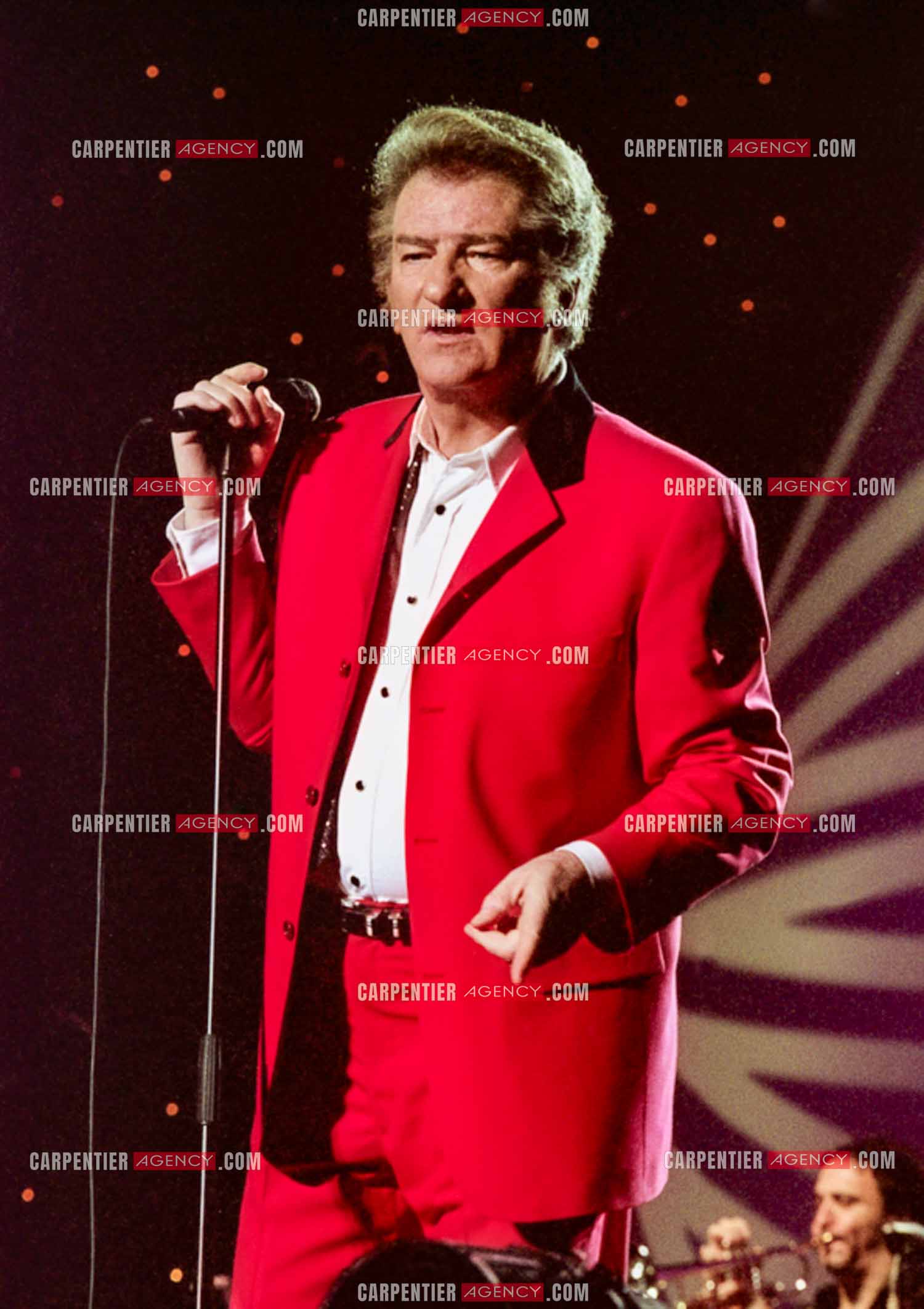 Le chanteur Eddy Mitchell en concert au POPB de Paris Bercy. Le big band d'Eddy Mitchell. Mr Eddy 1997