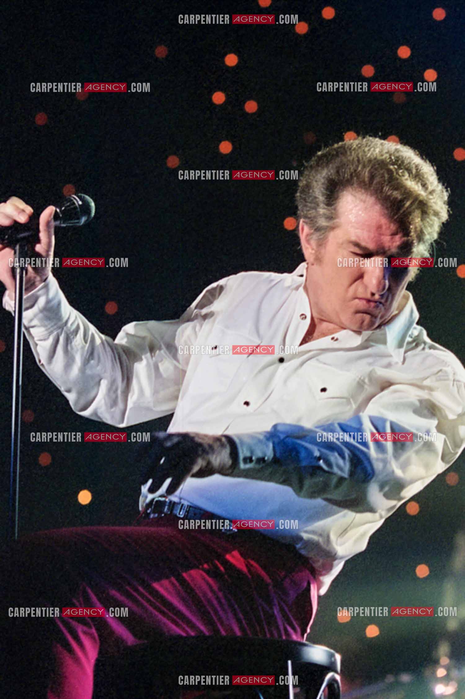 Le chanteur Eddy Mitchell en concert au POPB de Paris Bercy. Le big band d'Eddy Mitchell. Mr Eddy 1997