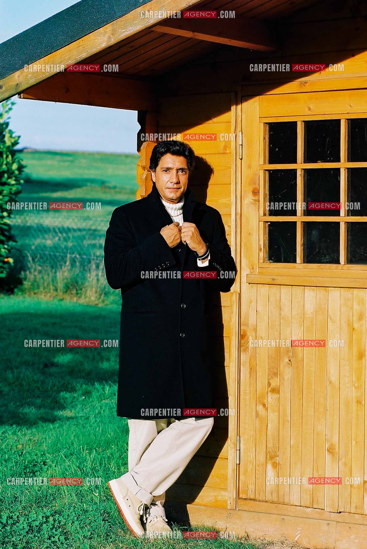 Le chanteur Frédéric François dans sa résidence privée en Belgique.  ( Exclusif )