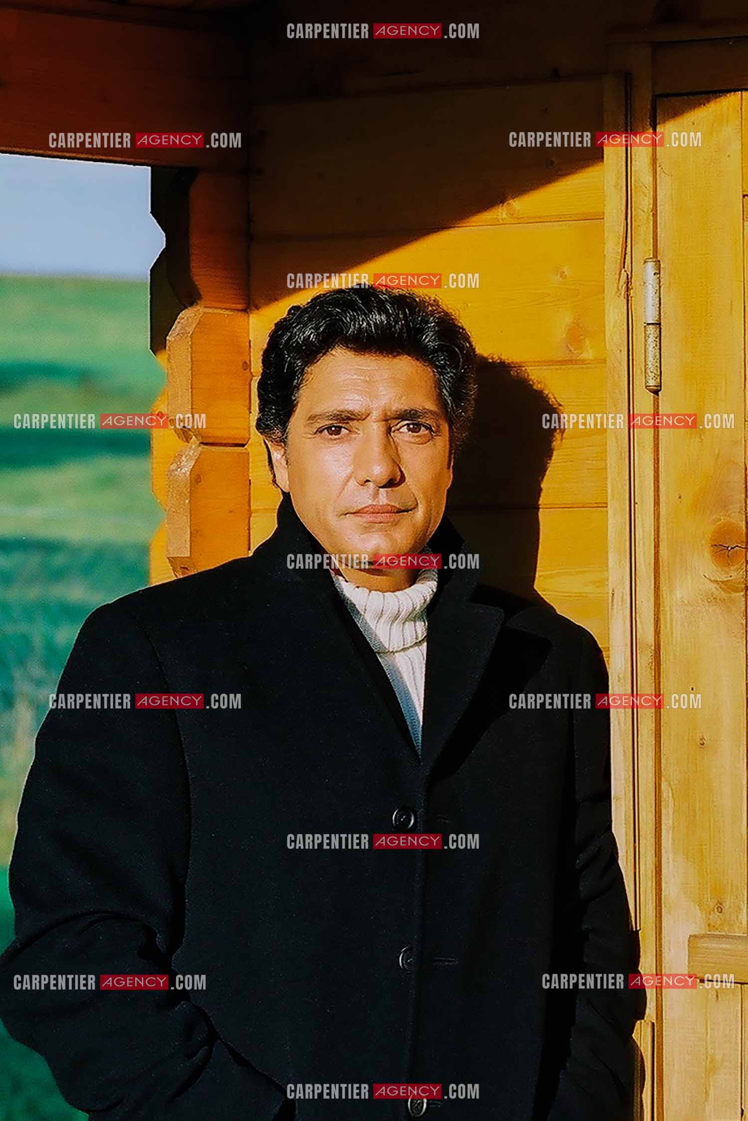 Le chanteur Frédéric François dans sa résidence privée en Belgique.  ( Exclusif )