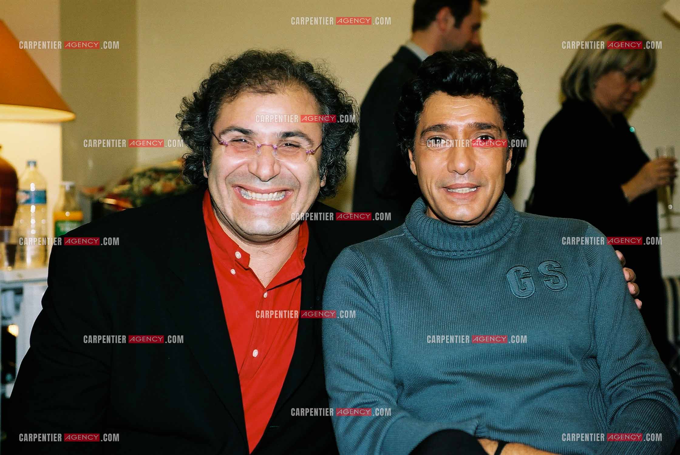 Le chanteur Frédéric François lors de son passage à l'Olympia en 2002. Frédéric et son parolier Frédéric Zeitoun. ( Exclusif )