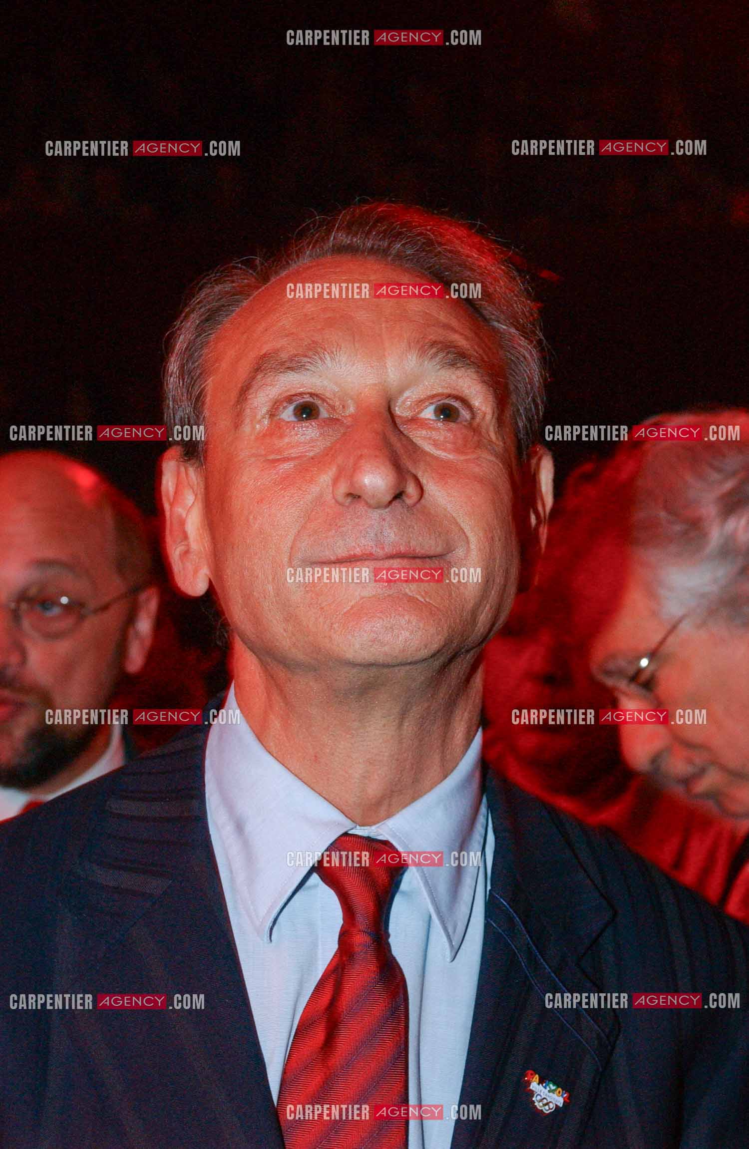 Grand meeting " OUI A L'EUROPE SOCIALE “ à Paris réunissant la Gauche le 18 Mai 2005. Bertrand Delanoë.