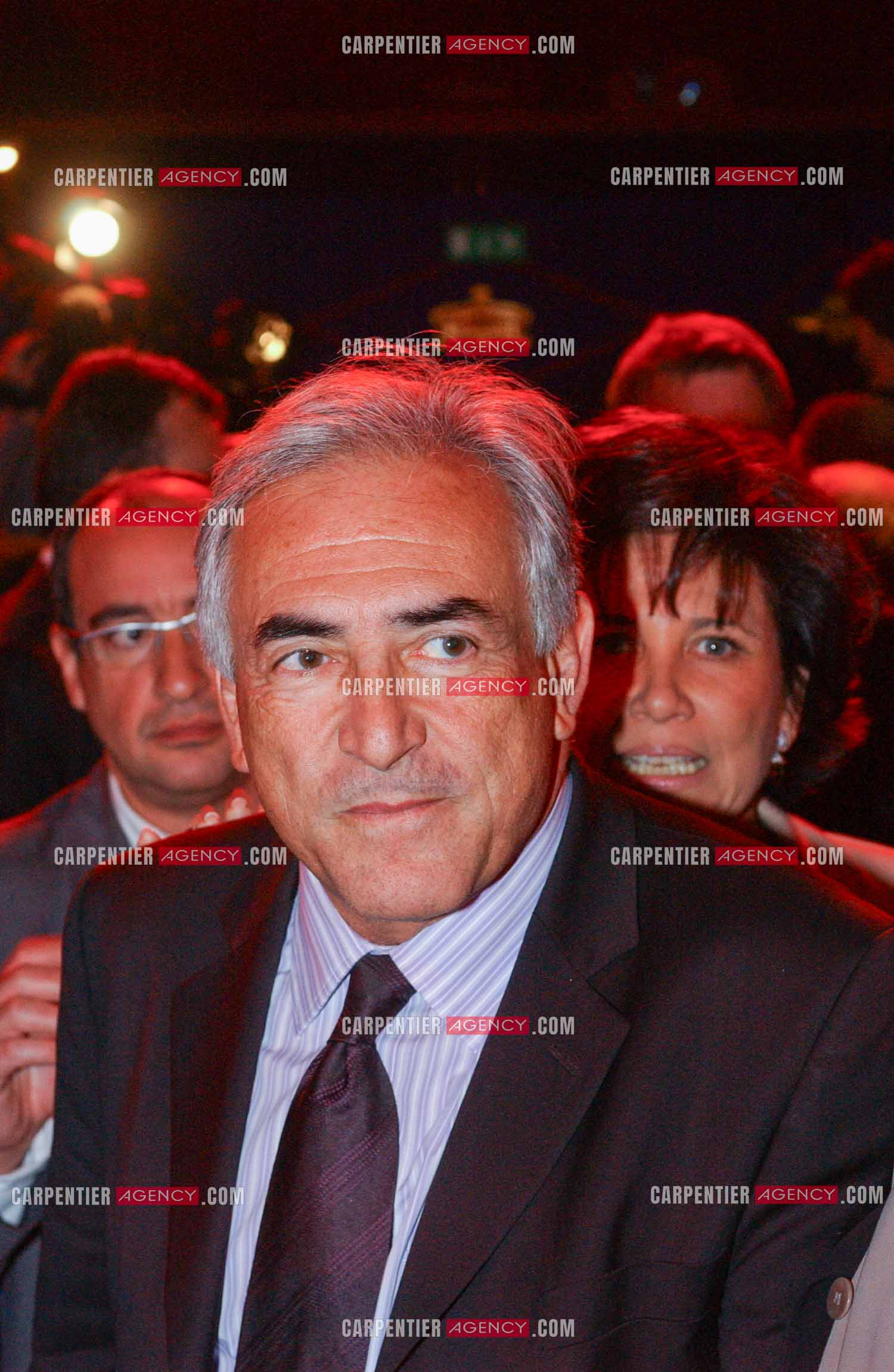 Grand meeting " OUI A L'EUROPE SOCIALE “ à Paris réunissant la Gauche le 18 Mai 2005.Dominique Strauss-Kahn.