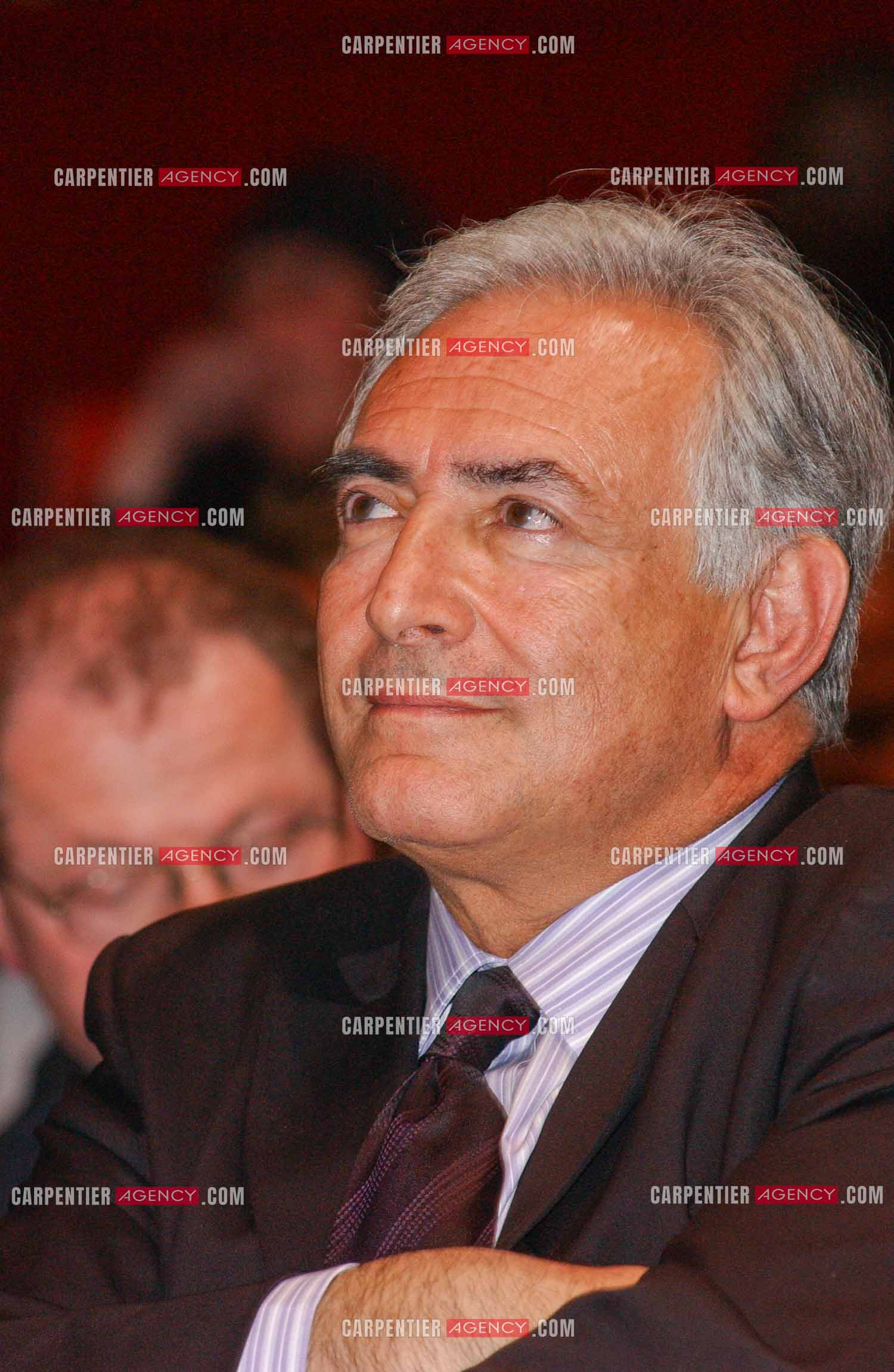 Grand meeting " OUI A L'EUROPE SOCIALE “ à Paris réunissant la Gauche le 18 Mai 2005. Dominique Strauss-Kahn.