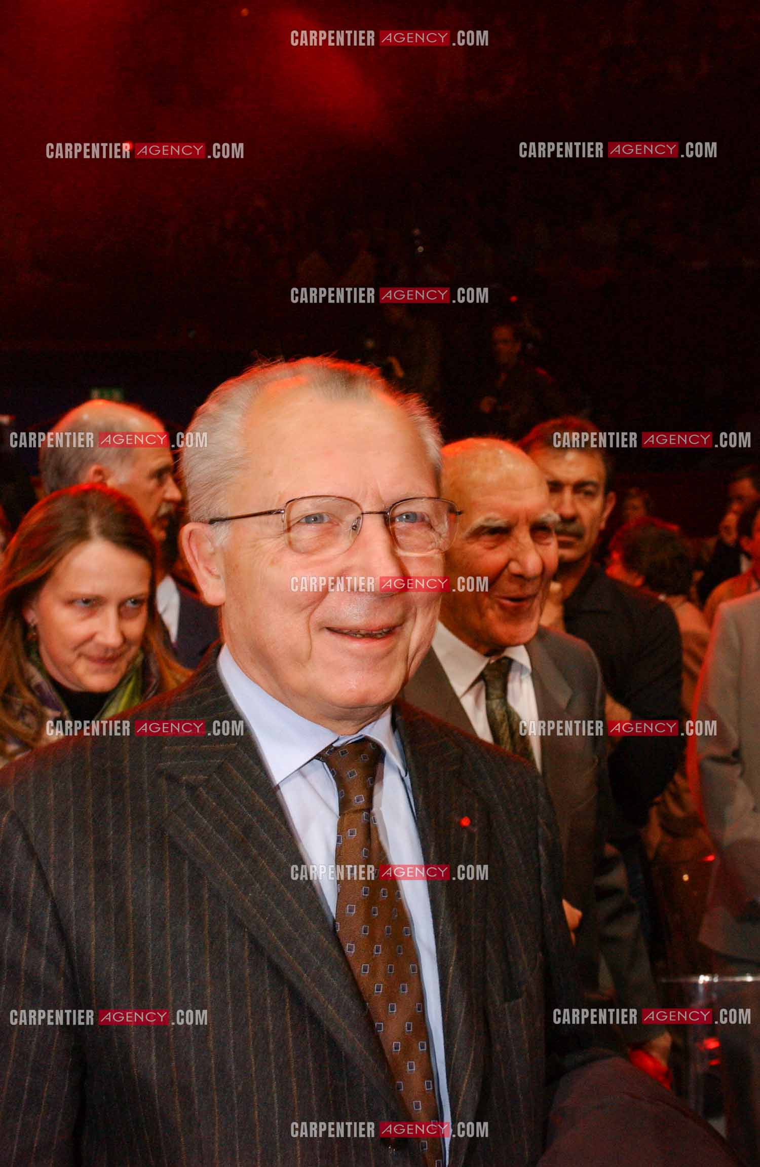 Grand meeting " OUI A L'EUROPE SOCIALE “ à Paris réunissant la Gauche le 18 Mai 2005. Jacques Delors.