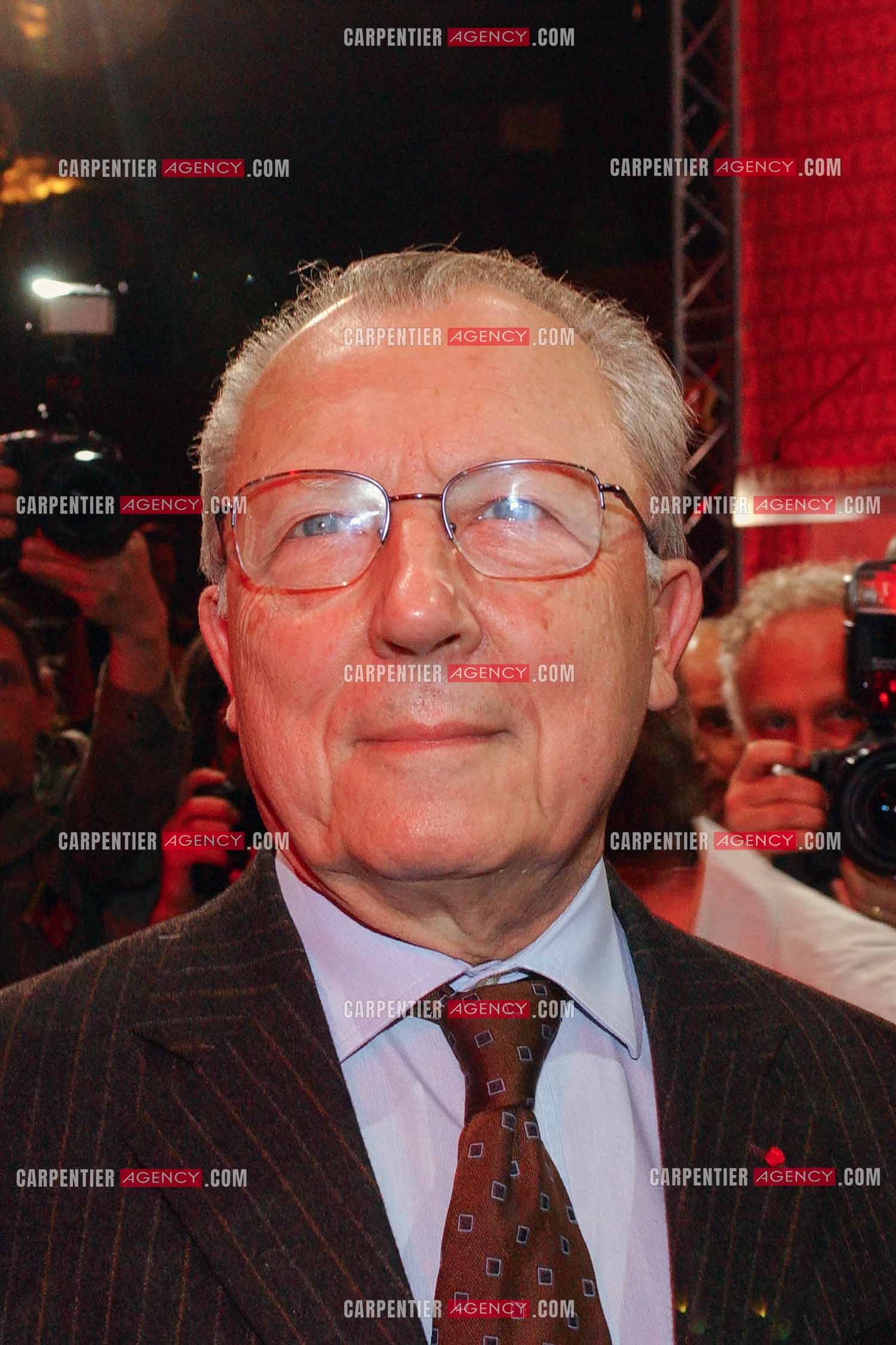 Grand meeting " OUI A L'EUROPE SOCIALE “ à Paris réunissant la Gauche le 18 Mai 2005.Jacques Delors.