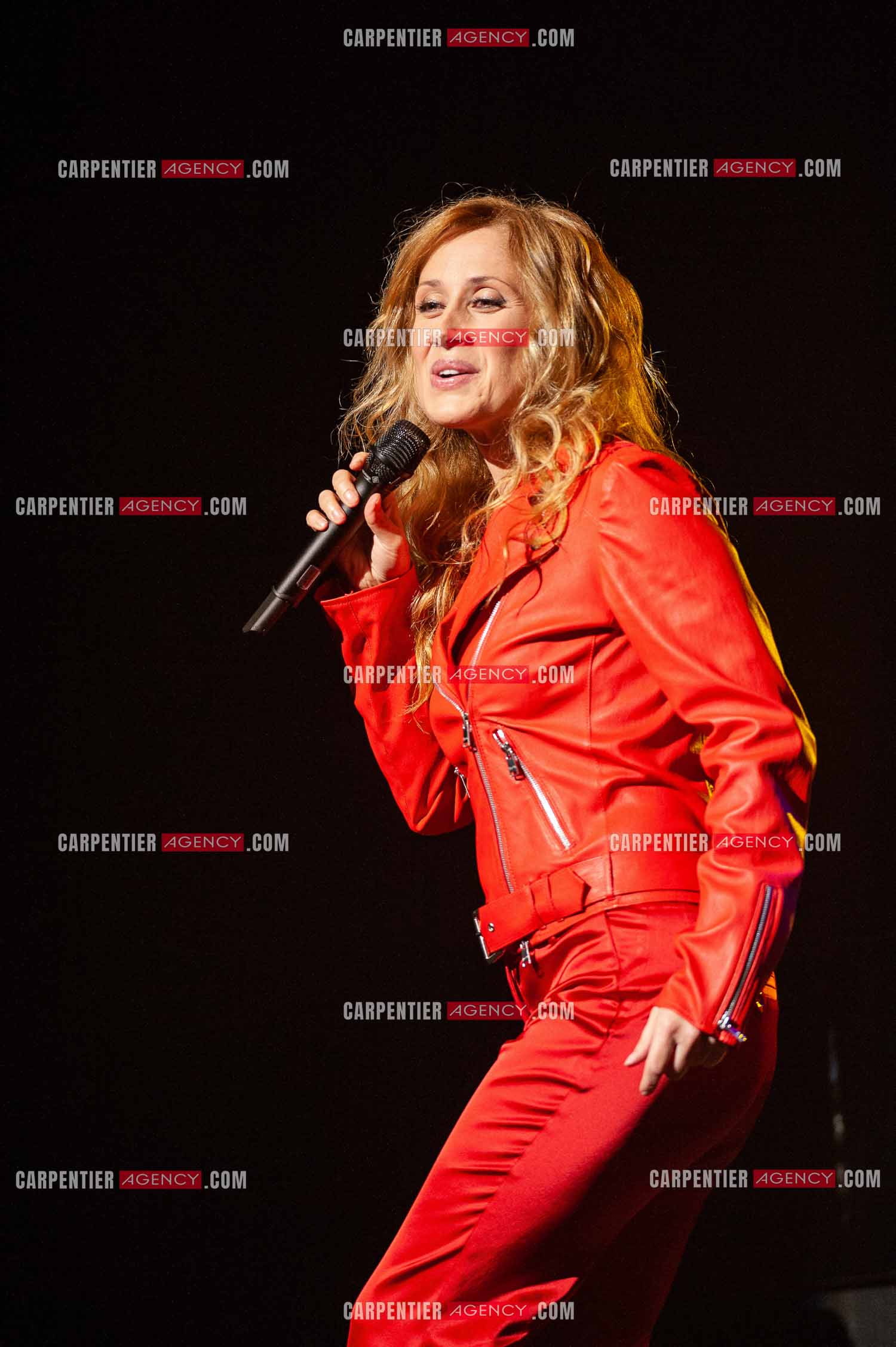 La chanteuse Lara Fabian en concert au Zénith de Paris. ( Exclusif )