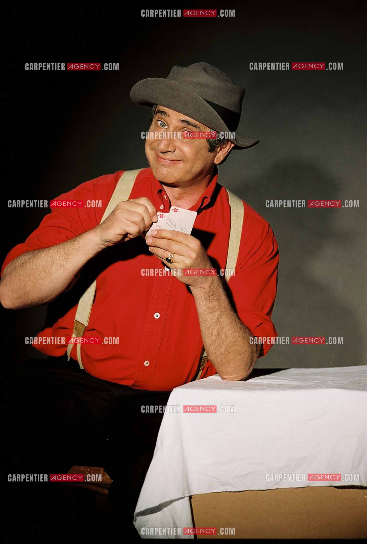 L'humoriste Michel Boujenah en studio photo pour la réalisation de l'affiche de son nouveau spectacle " Les Magnifiques “.    ( Exclusif )