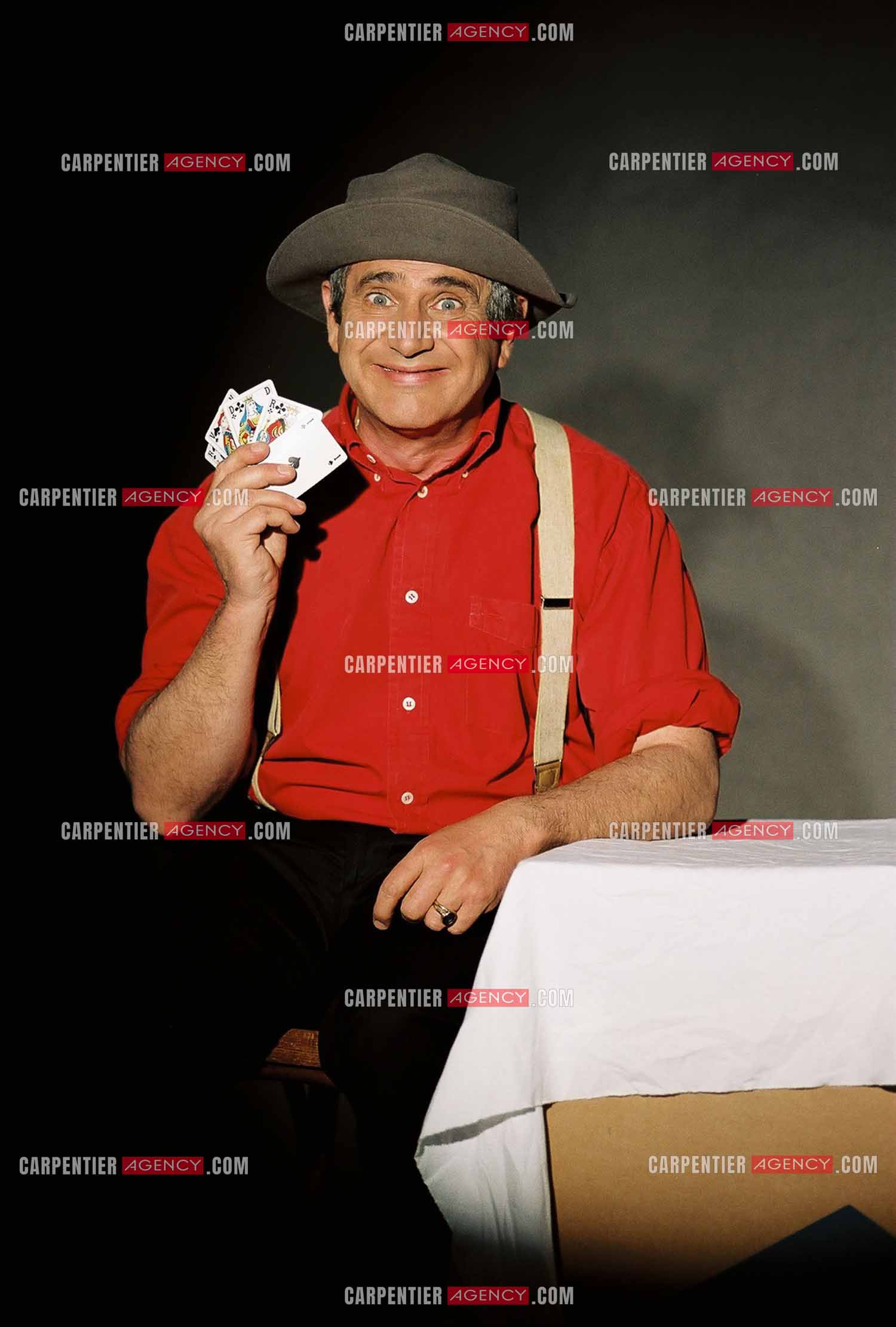 L'humoriste Michel Boujenah en studio photo pour la réalisation de l'affiche de son nouveau spectacle " Les Magnifiques “.    ( Exclusif )