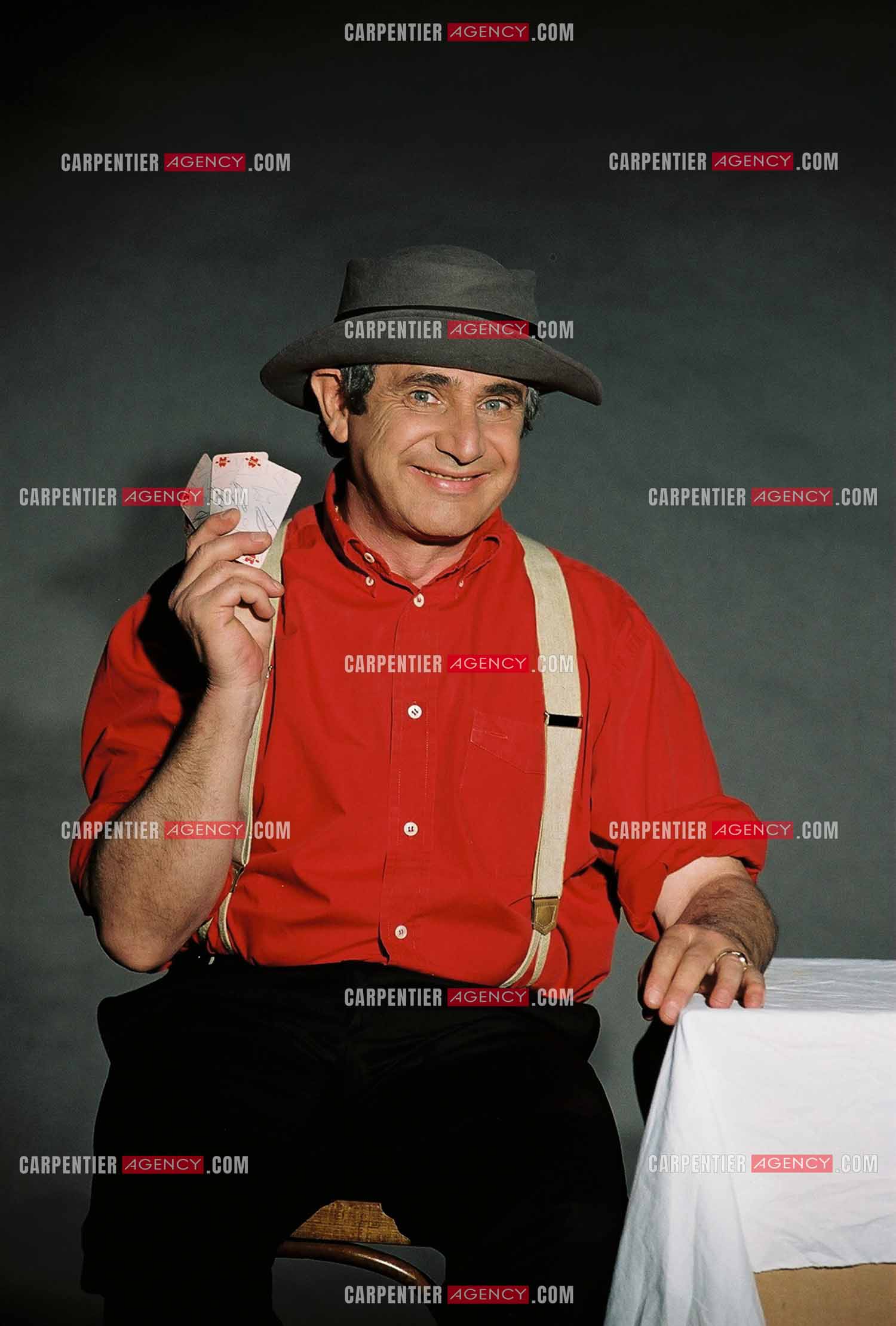 L'humoriste Michel Boujenah en studio photo pour la réalisation de l'affiche de son nouveau spectacle " Les Magnifiques “.    ( Exclusif )