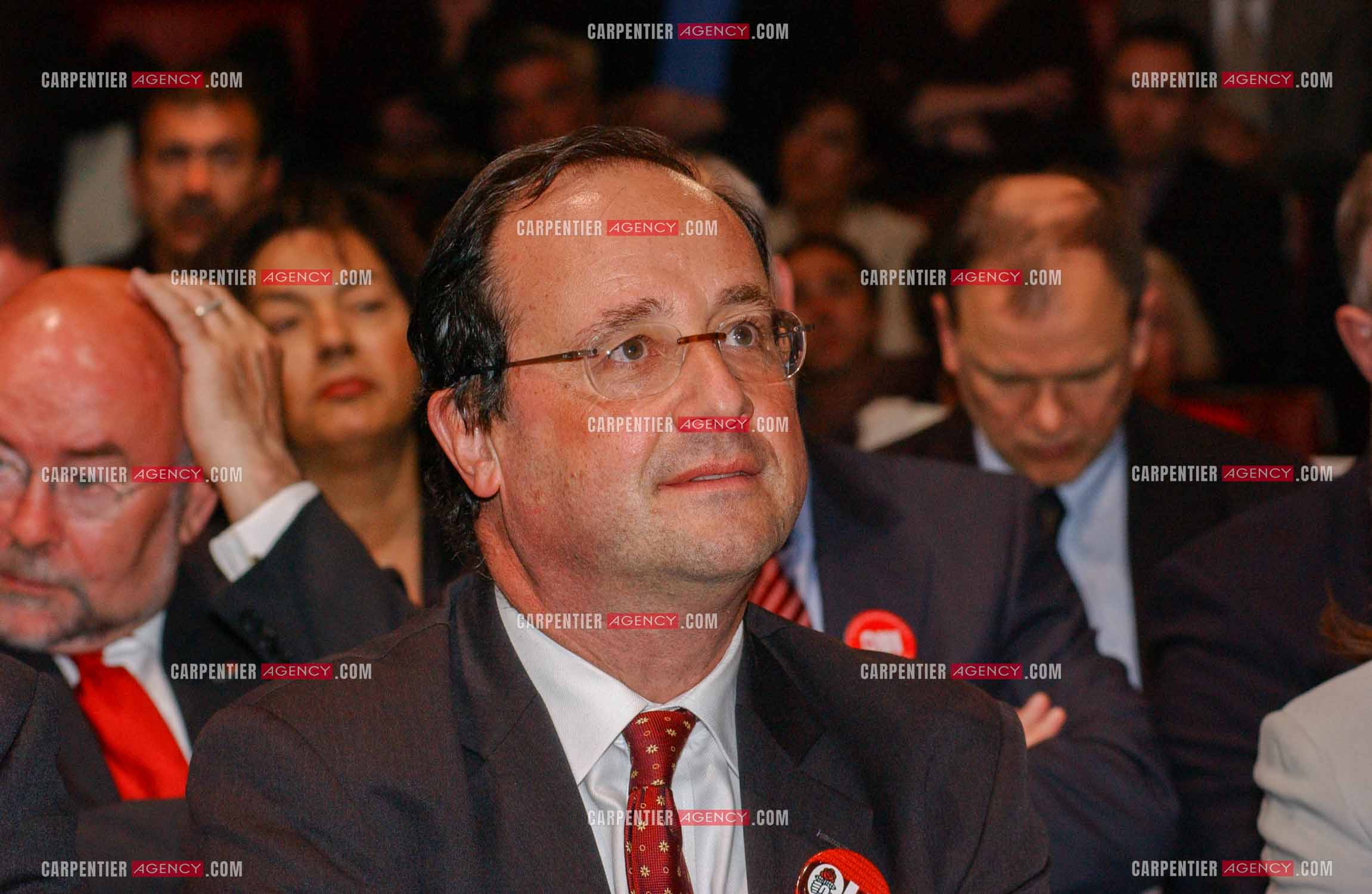 Grand meeting " OUI A L'EUROPE SOCIALE “ à Paris réunissant la Gauche le 18 Mai 2005.François Hollande.