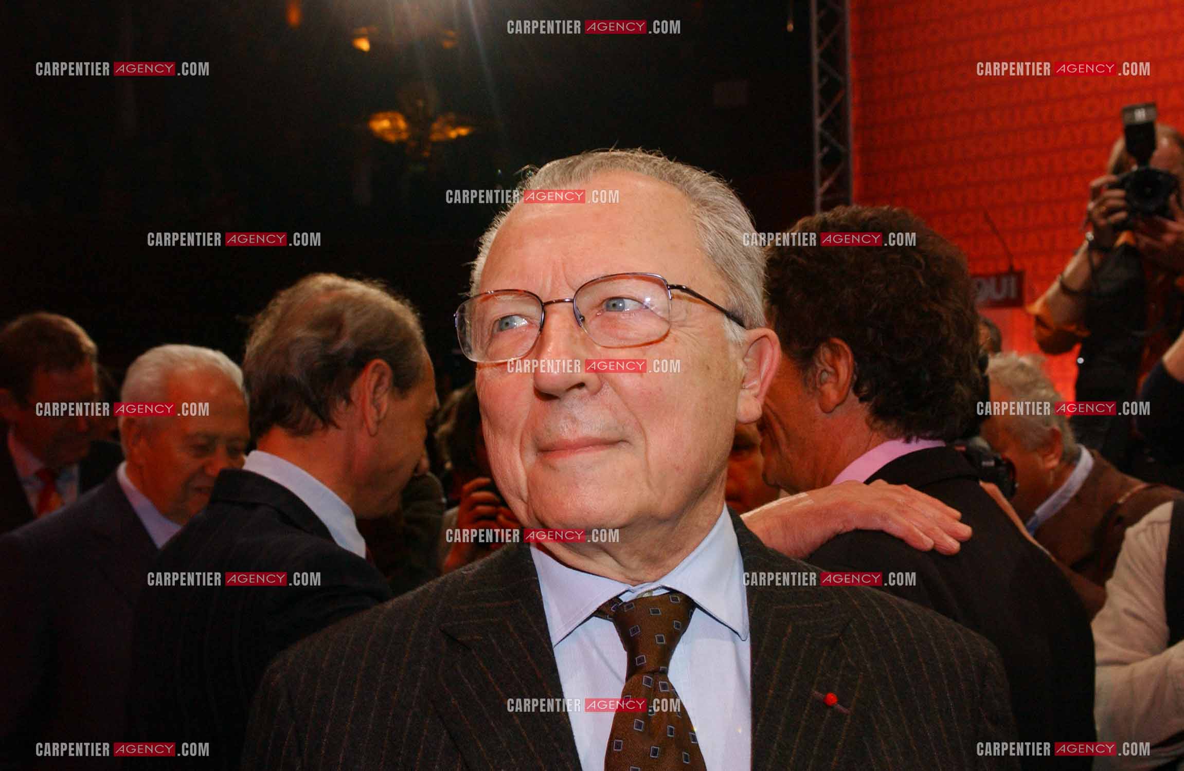 Grand meeting " OUI A L'EUROPE SOCIALE “ à Paris réunissant la Gauche le 18 Mai 2005.Jacques Delors.