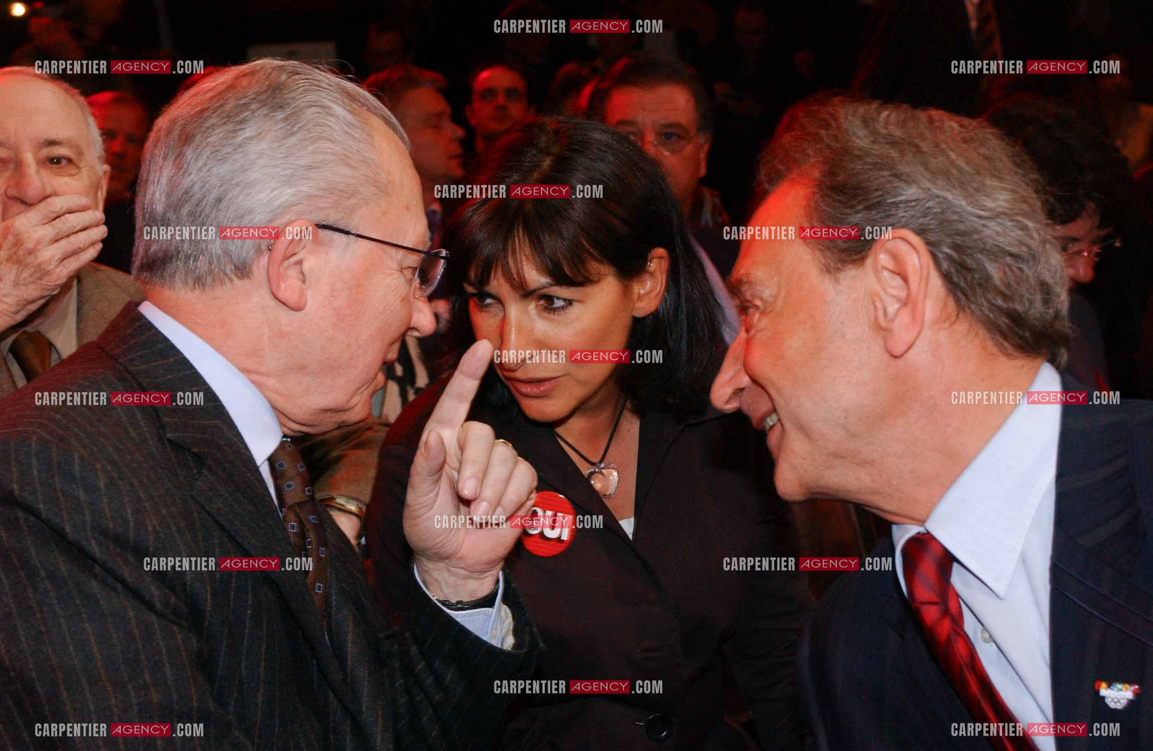 Grand meeting " OUI A L'EUROPE SOCIALE “ à Paris réunissant la Gauche le 18 Mai 2005.Jacques Delors, Anne Hidalgo et Bertrand Delanoë.