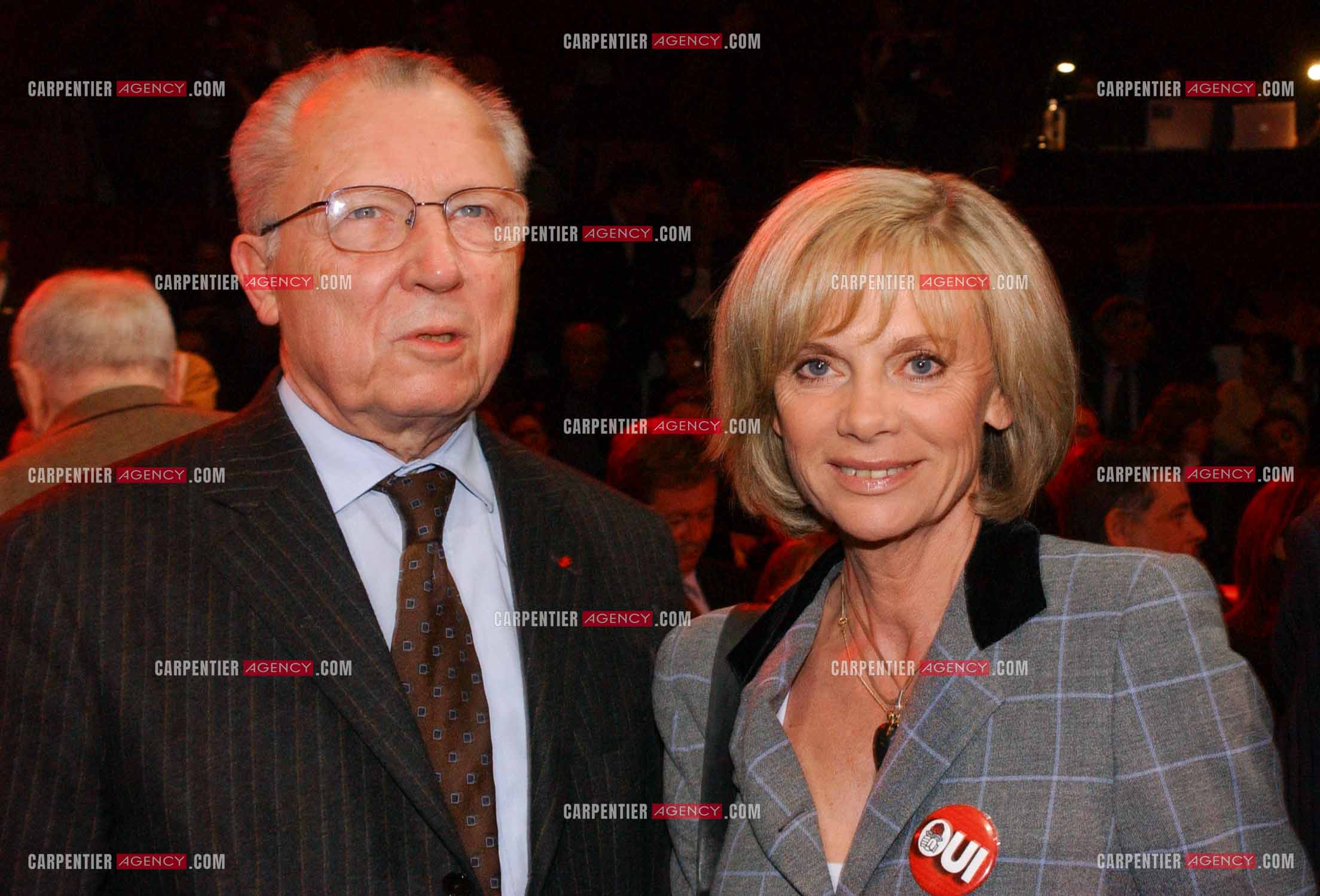 Grand meeting " OUI A L'EUROPE SOCIALE “ à Paris réunissant la Gauche le 18 Mai 2005.