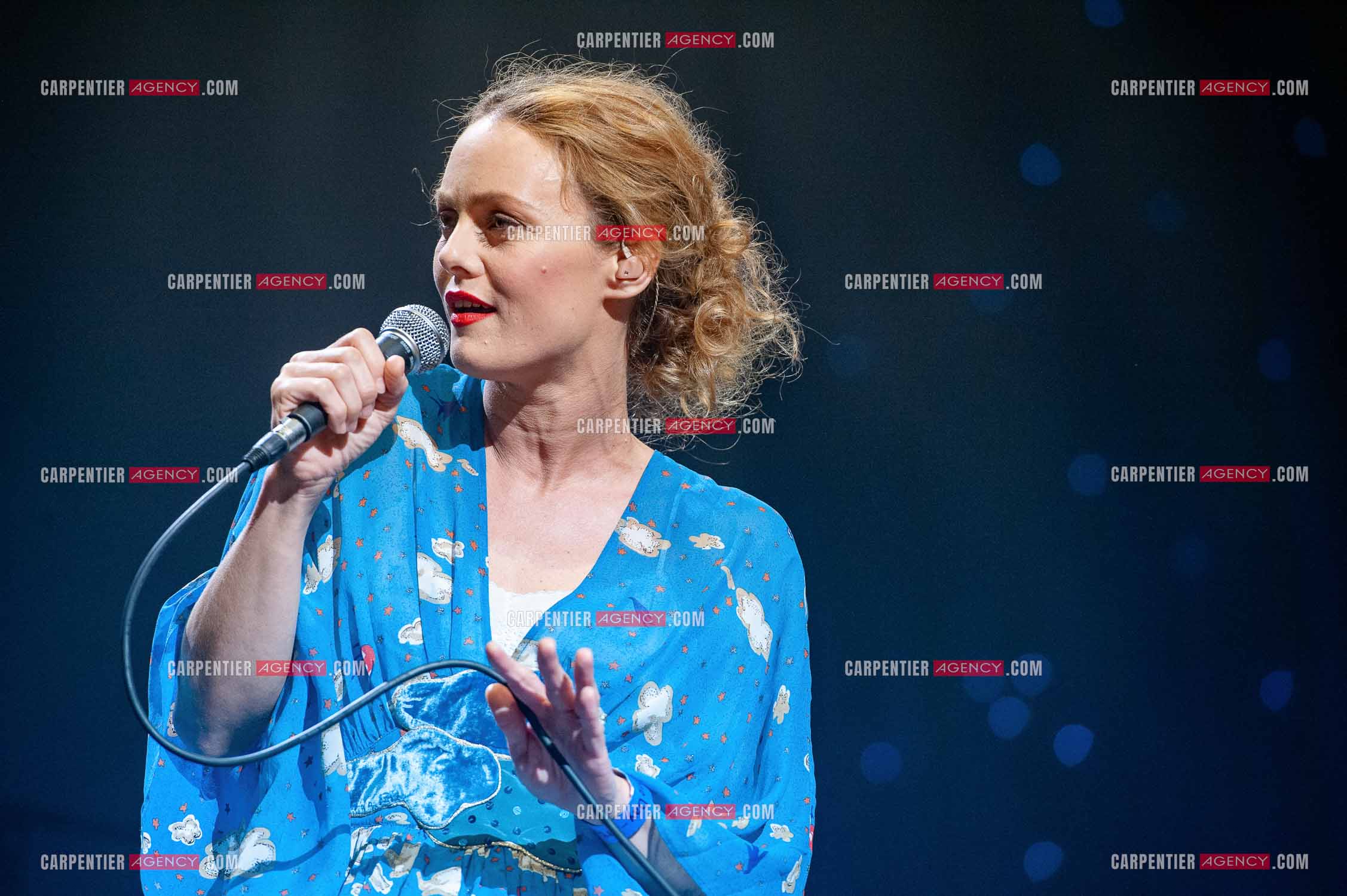 Concert au Zénith de Paris donné pour la journée internationale de la paix. La chanteuse Vanessa Paradis.                                           ( Exclusif )