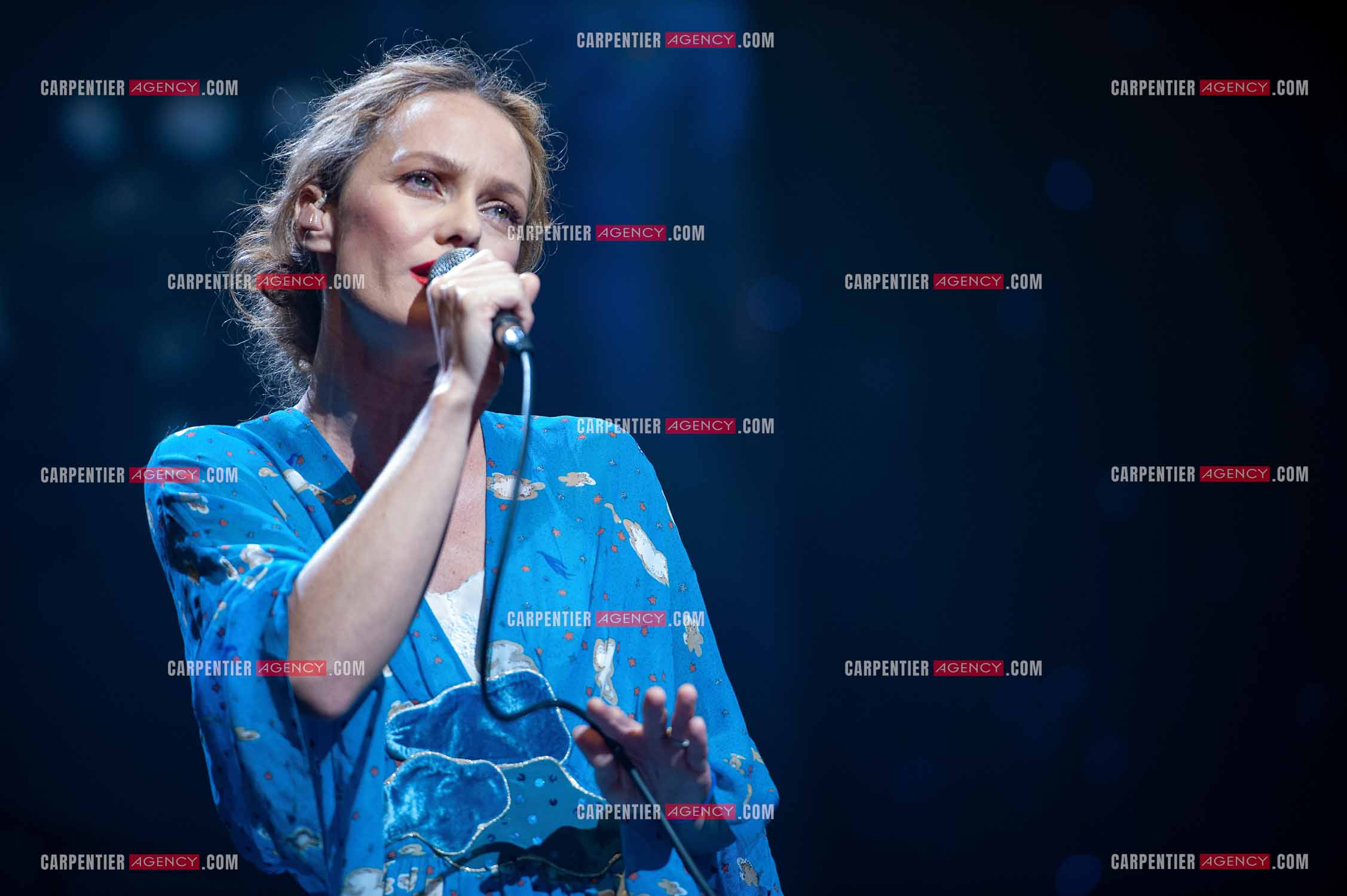 Concert au Zénith de Paris donné pour la journée internationale de la paix. La chanteuse Vanessa Paradis.                                           ( Exclusif )