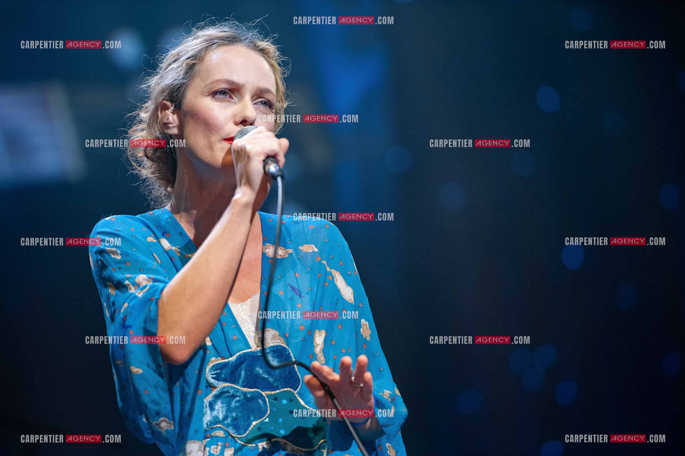 Concert au Zénith de Paris donné pour la journée internationale de la paix. La chanteuse Vanessa Paradis.                                           ( Exclusif )