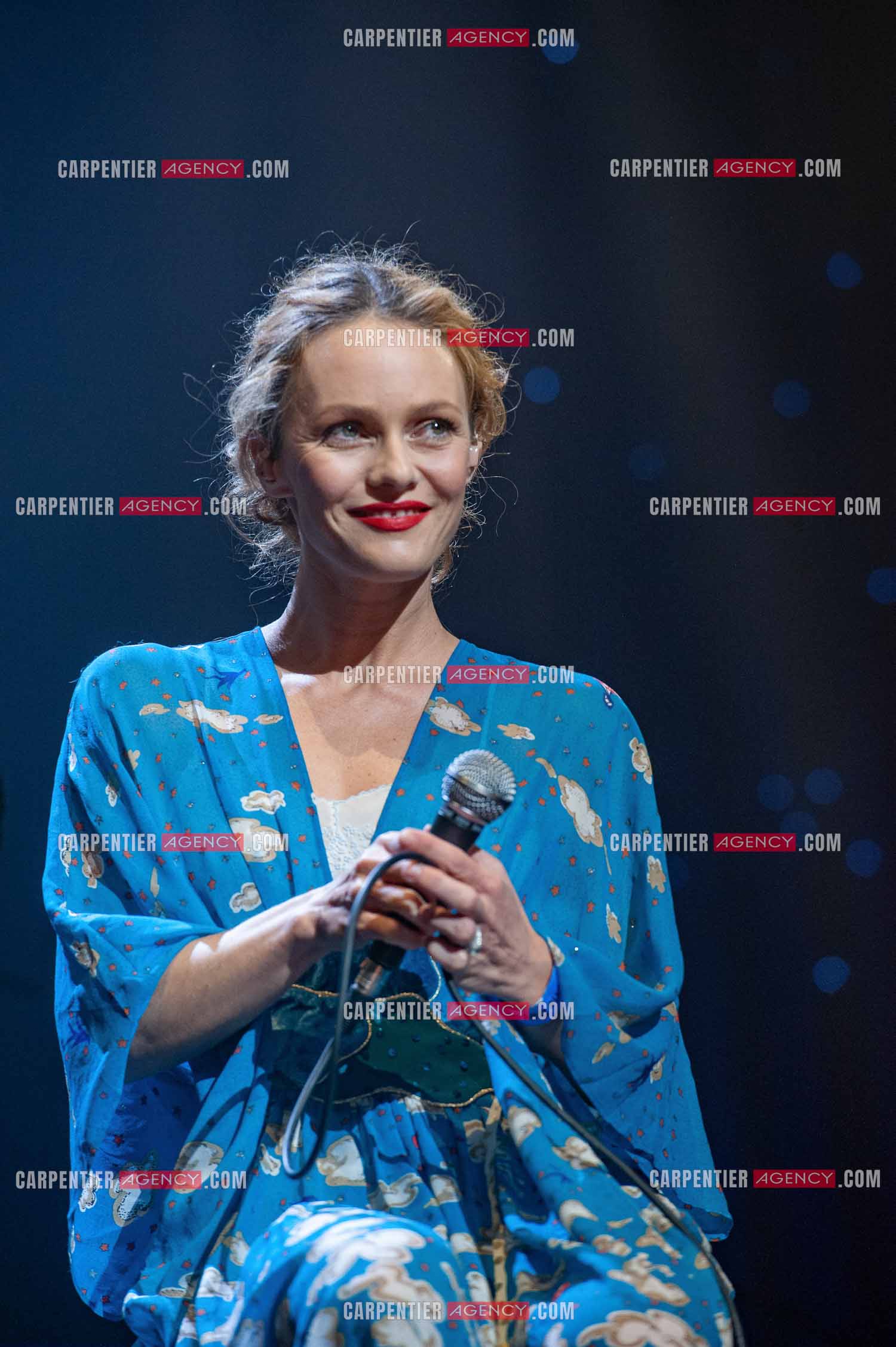 Concert au Zénith de Paris donné pour la journée internationale de la paix. La chanteuse Vanessa Paradis.                                           ( Exclusif )