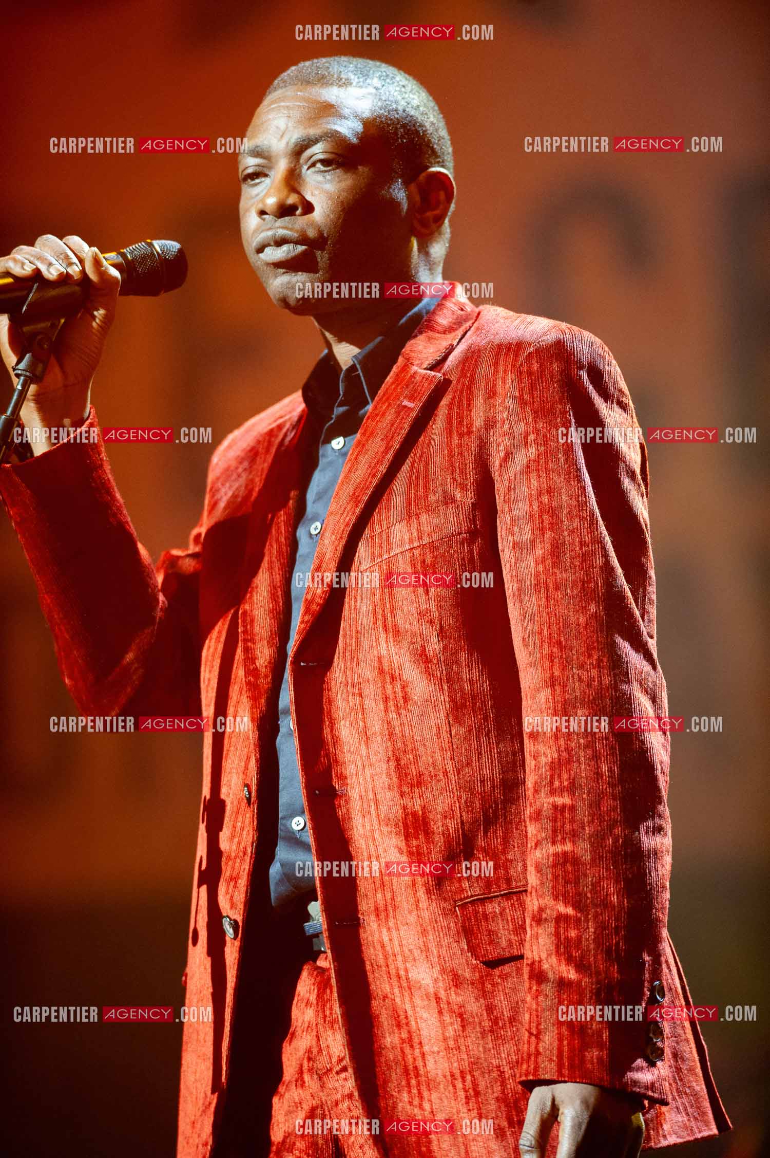 Concert au Zénith de Paris donné pour la journée internationale de la paix. Le chanteur Sénégalais Youssou N'Dour.                                           ( Exclusif )
